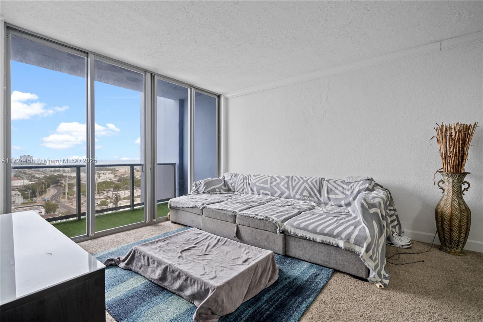 401 69th St Unit: PH109