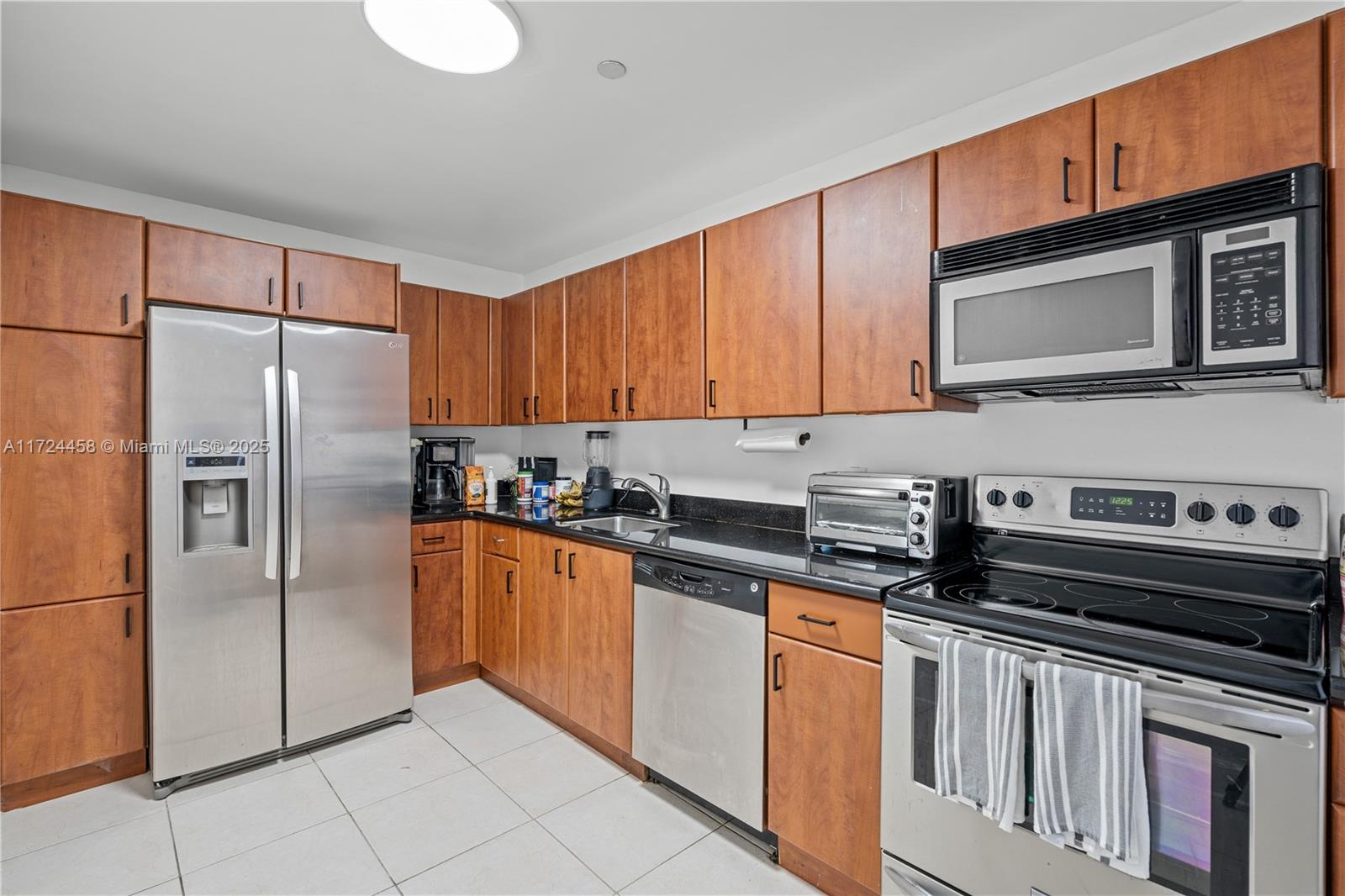 401 69th St Unit: PH109
