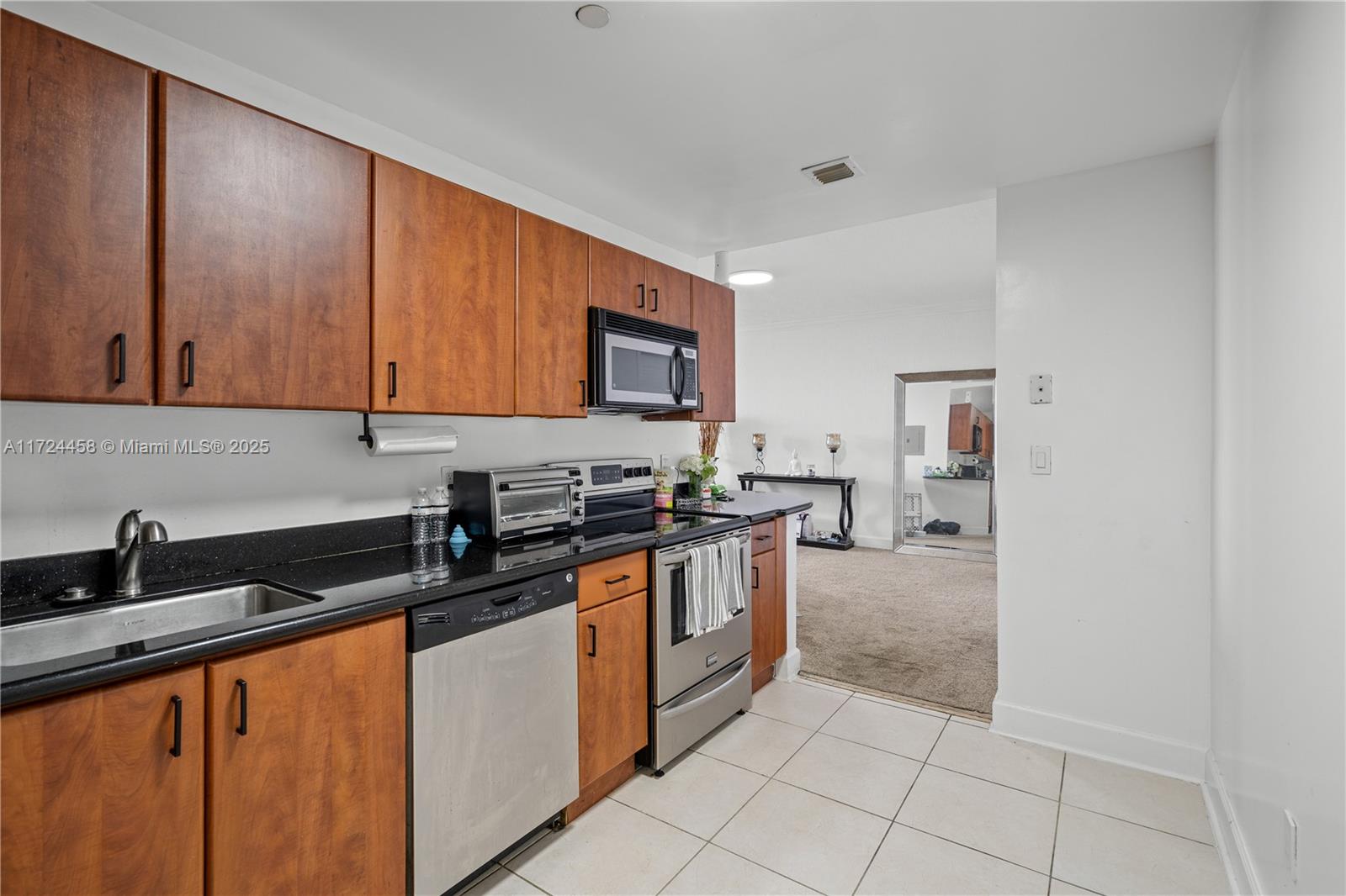 401 69th St Unit: PH109
