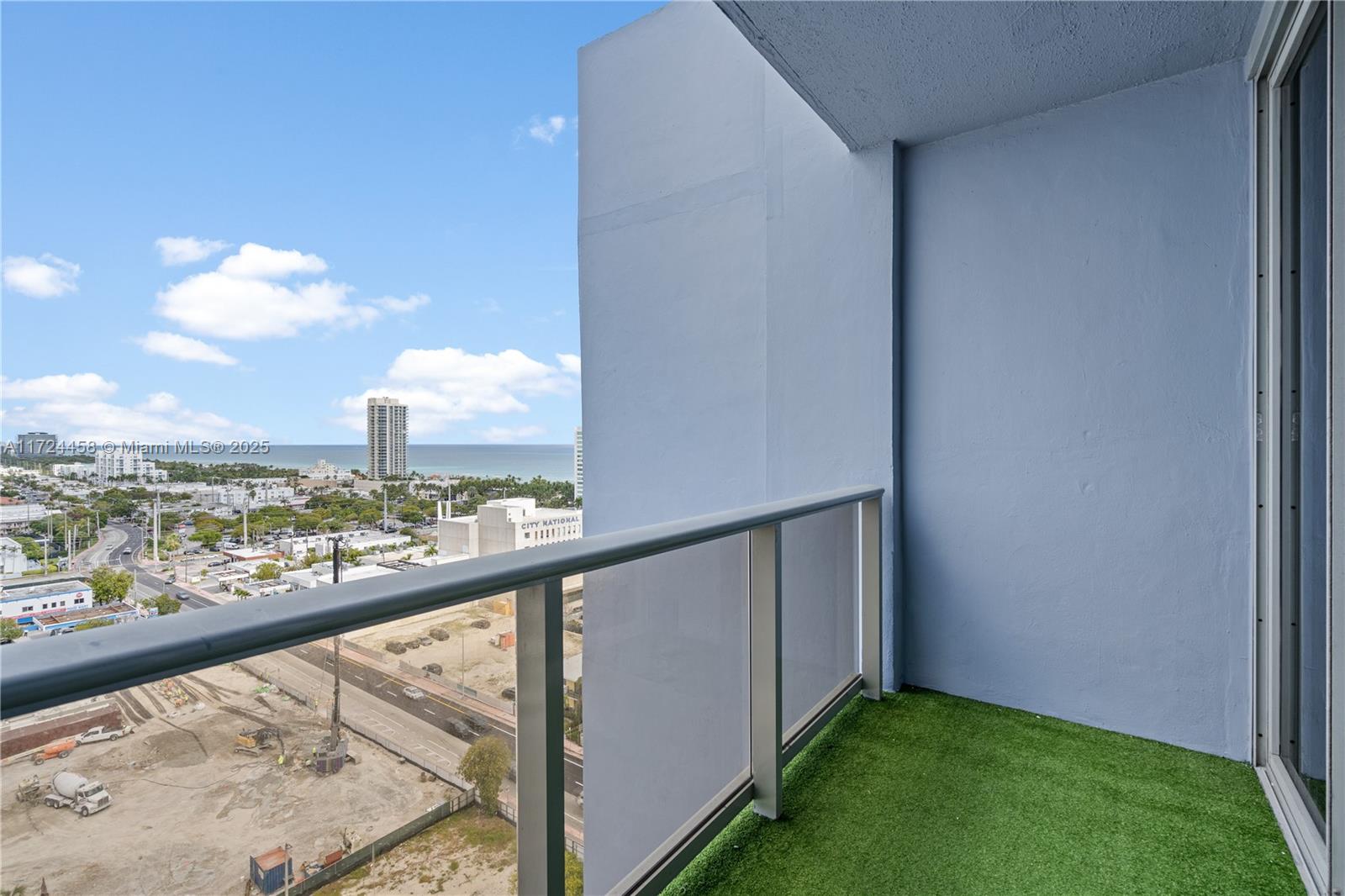401 69th St Unit: PH109