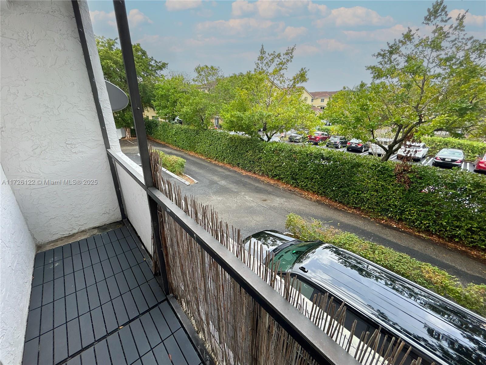 8950 NE 8th Ave # 204