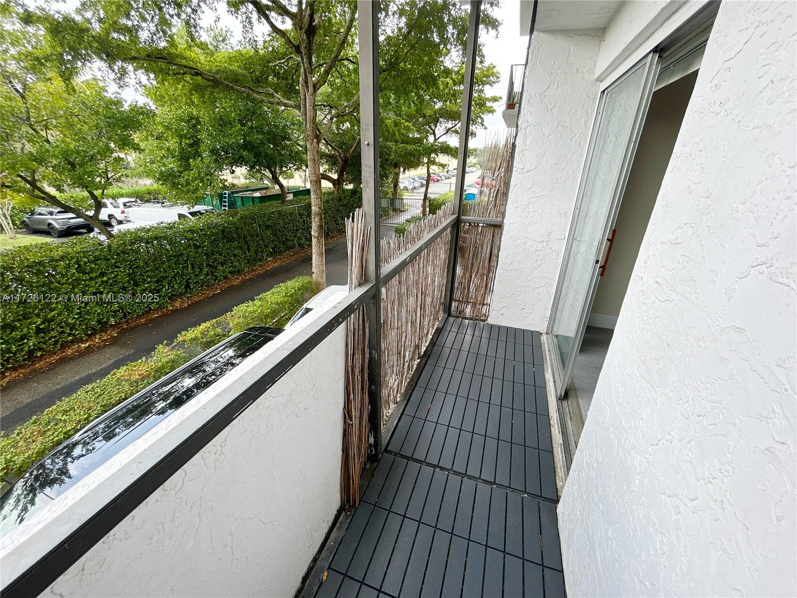 8950 NE 8th Ave # 204