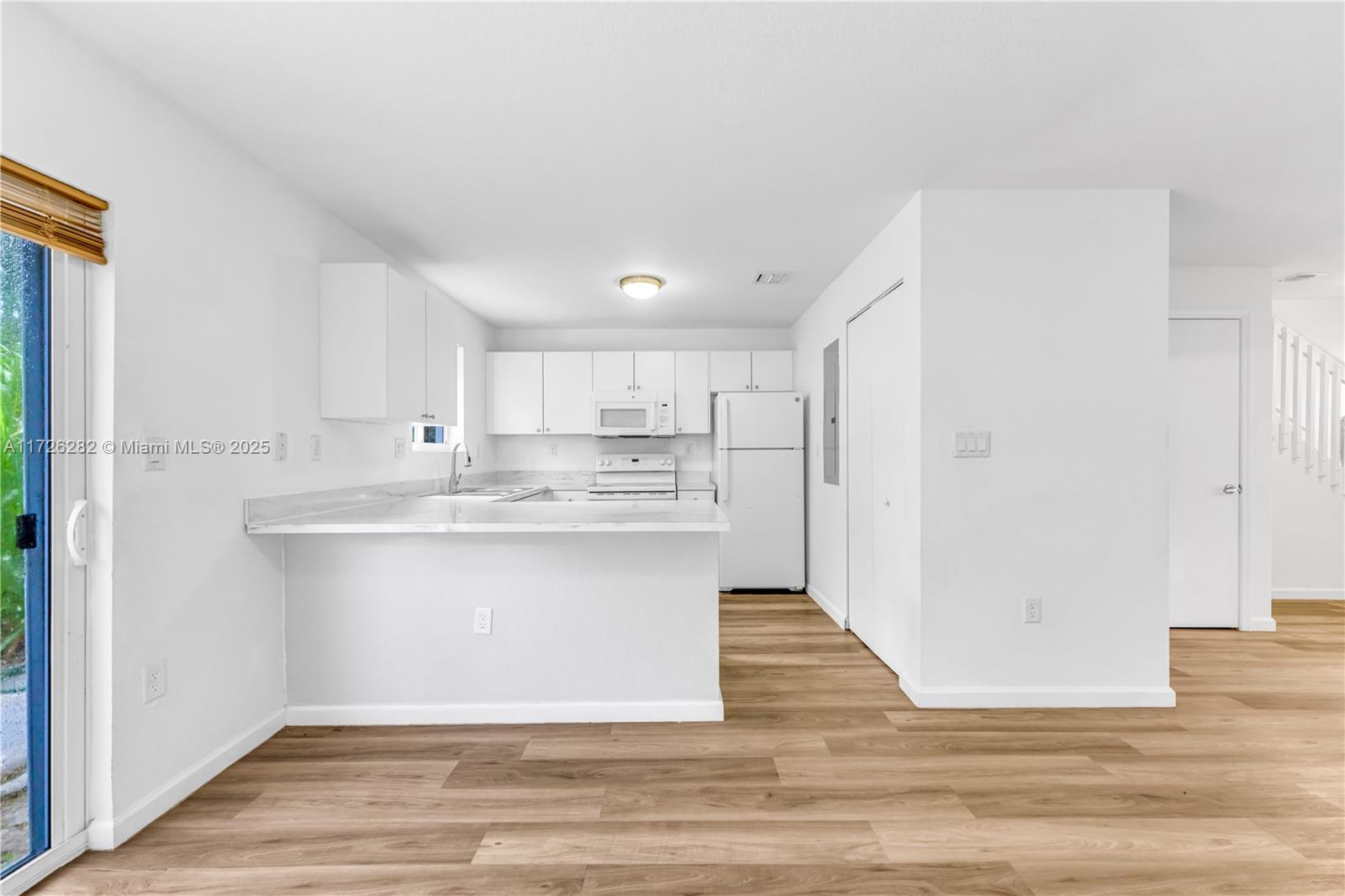 190 SW 3rd Ct # 1