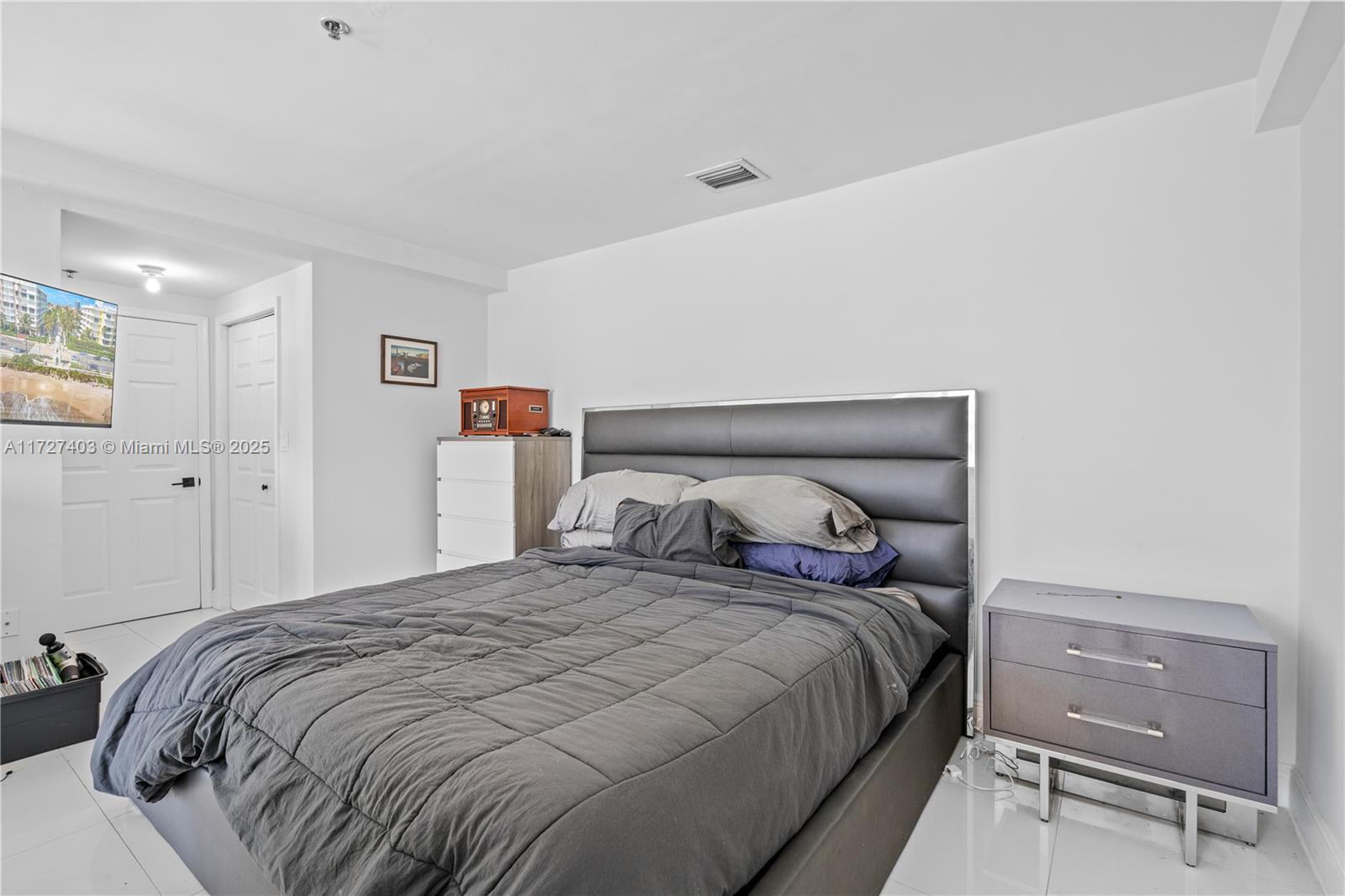 6362 Collins Ave # 315