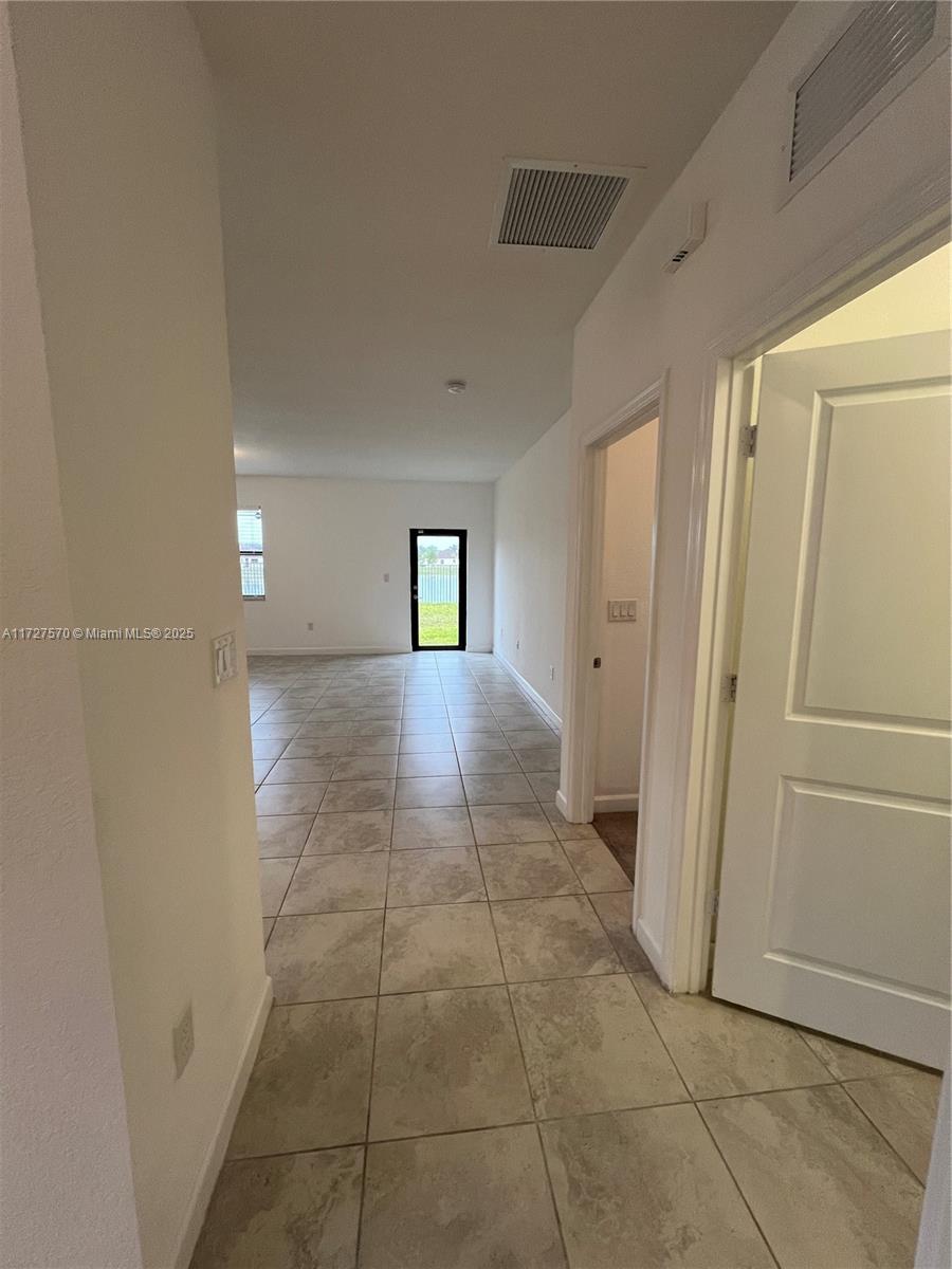 2552 SE 1st St # 2552