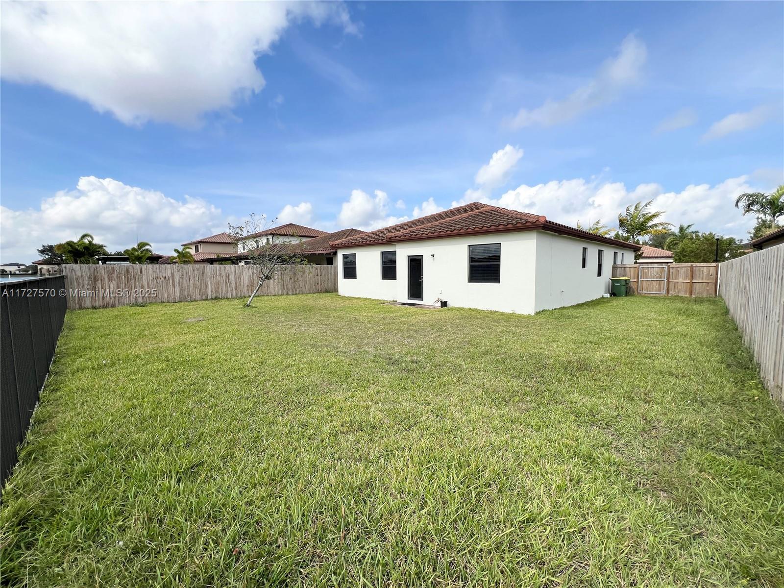 2552 SE 1st St # 2552