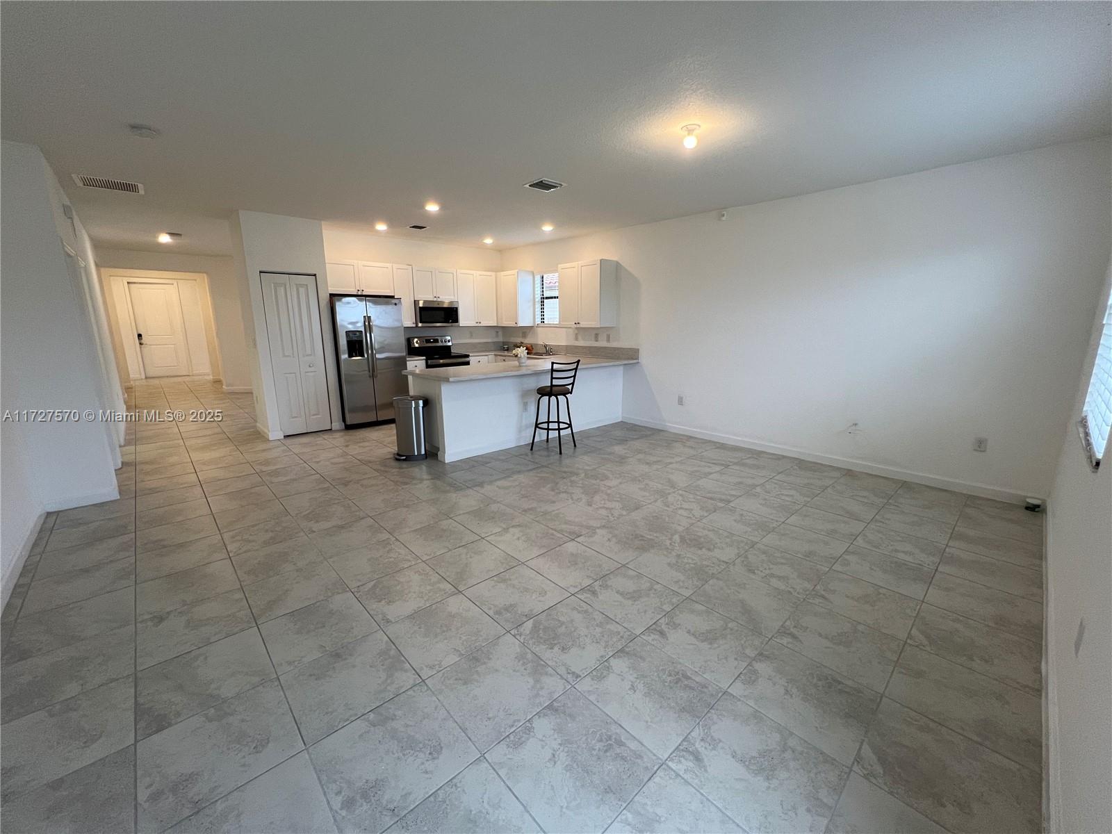 2552 SE 1st St # 2552