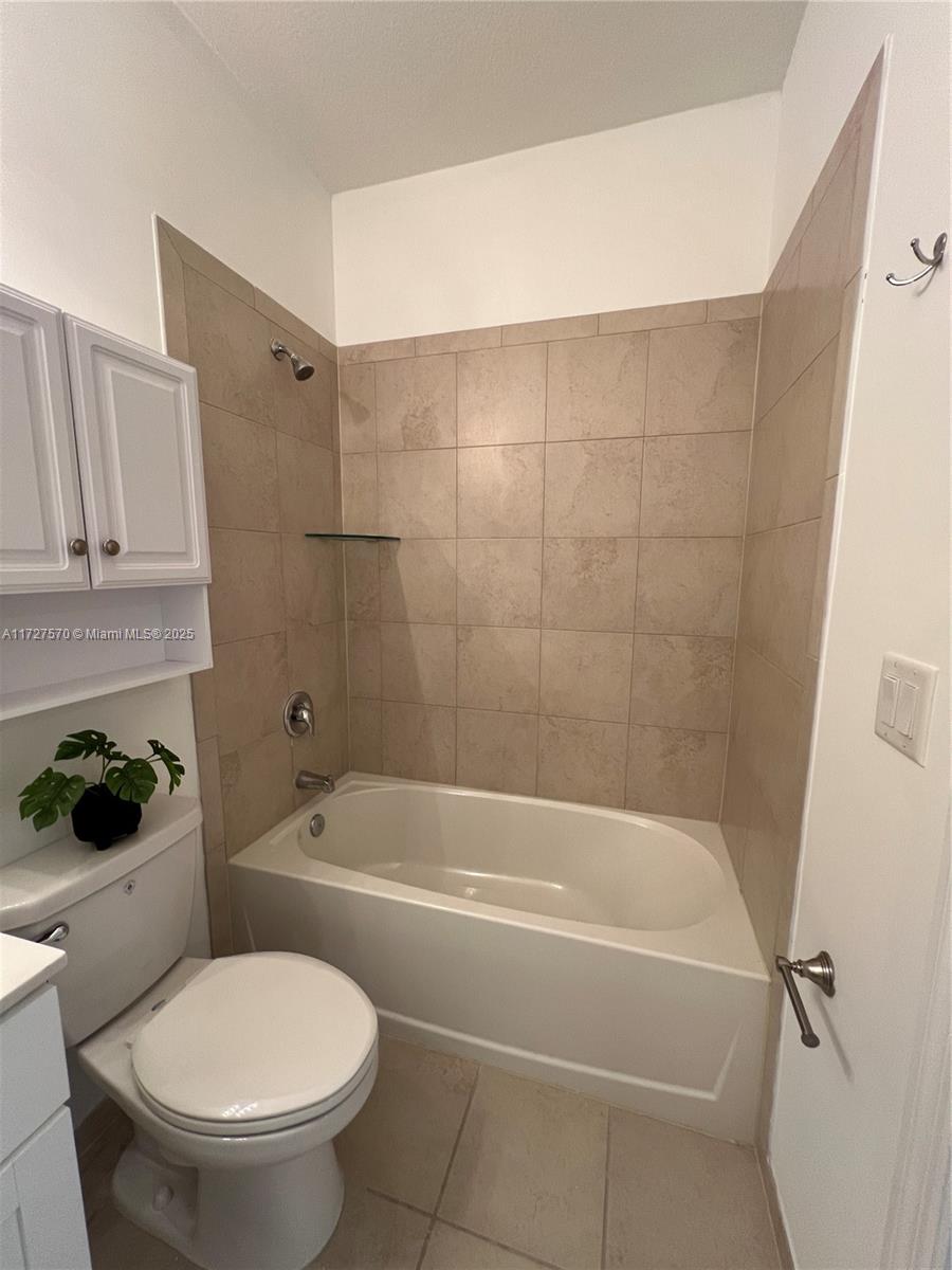 2552 SE 1st St # 2552