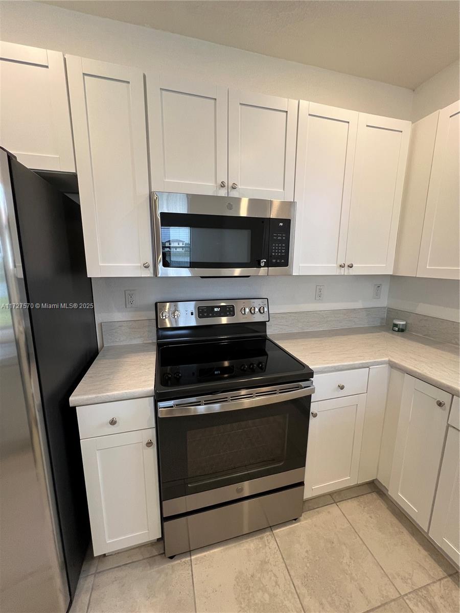 2552 SE 1st St # 2552