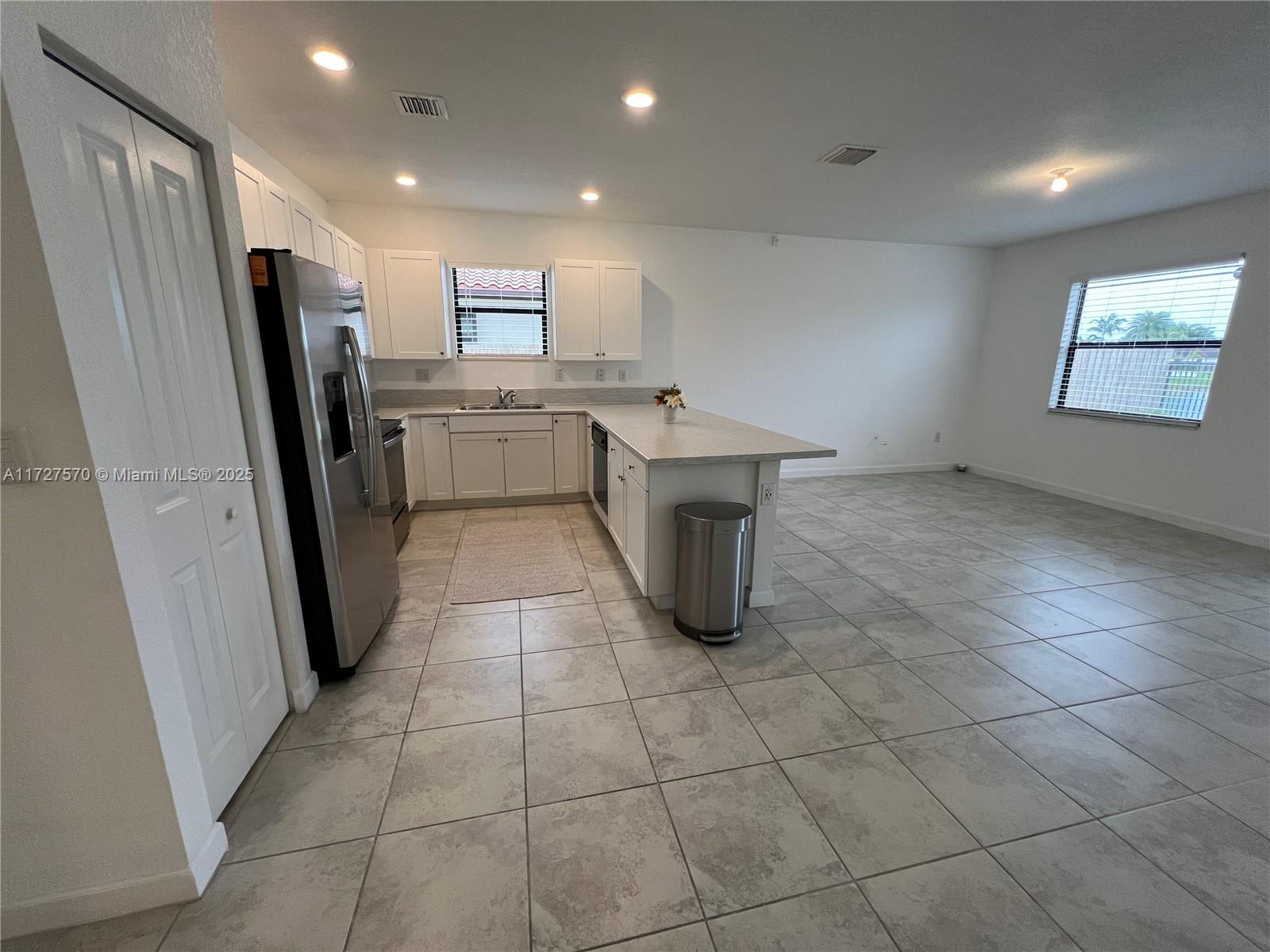 2552 SE 1st St # 2552