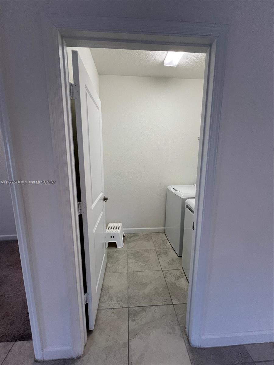 2552 SE 1st St # 2552