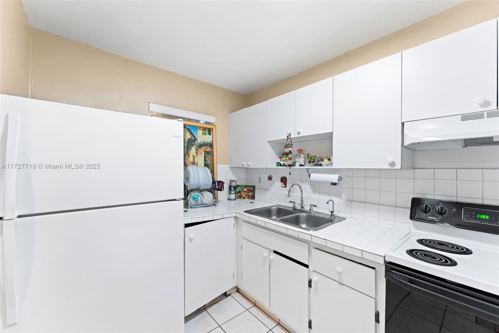 305 W 68th St # 212