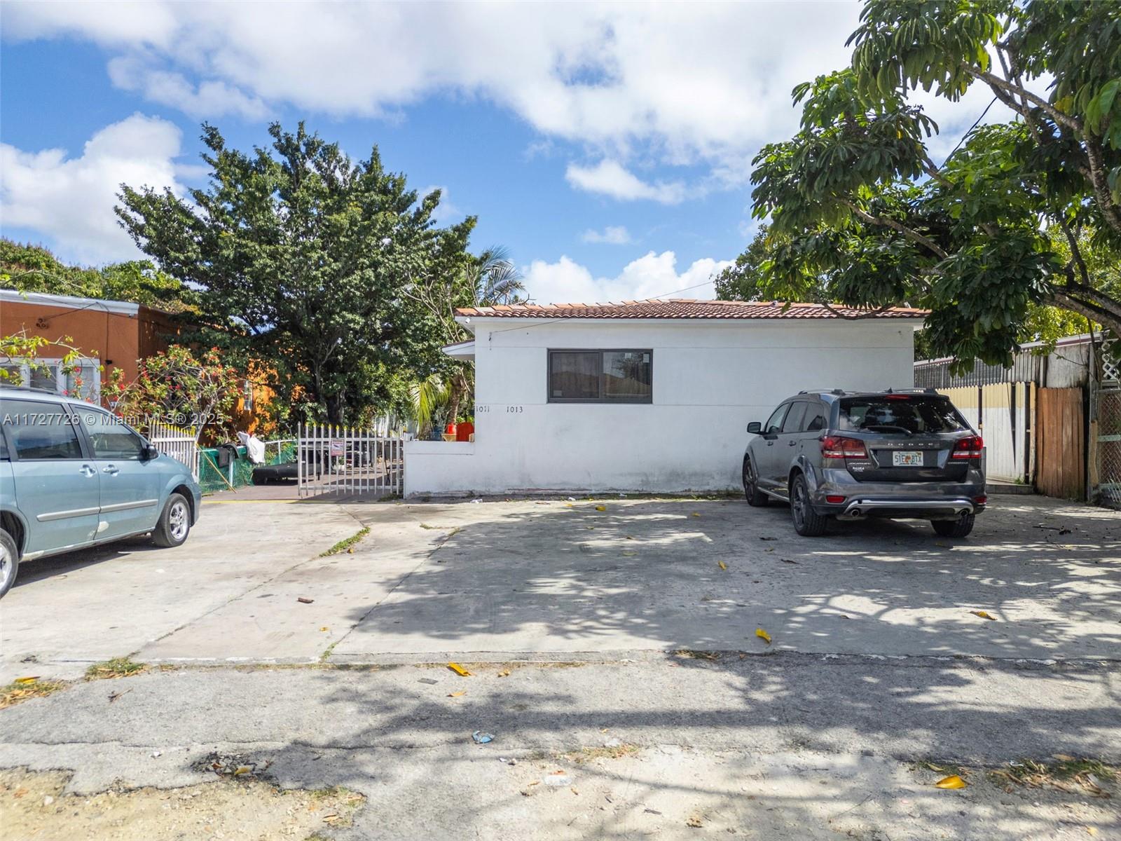 1011-1013 NW 25th Ave