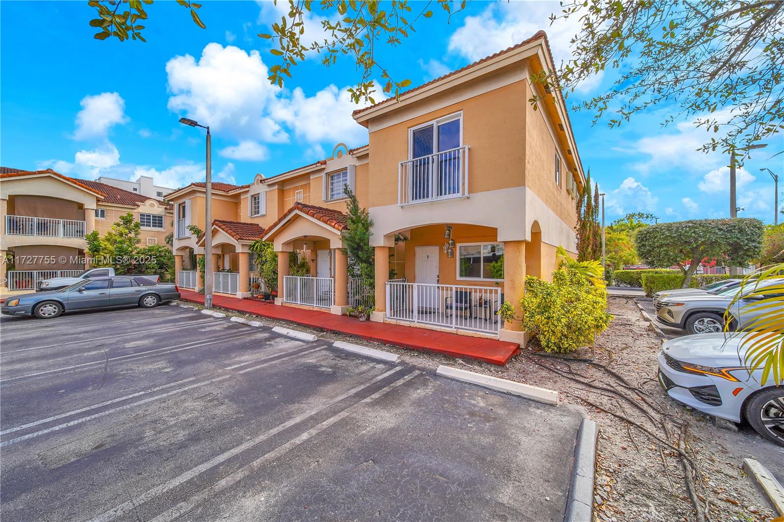 344 E 3rd St # 1