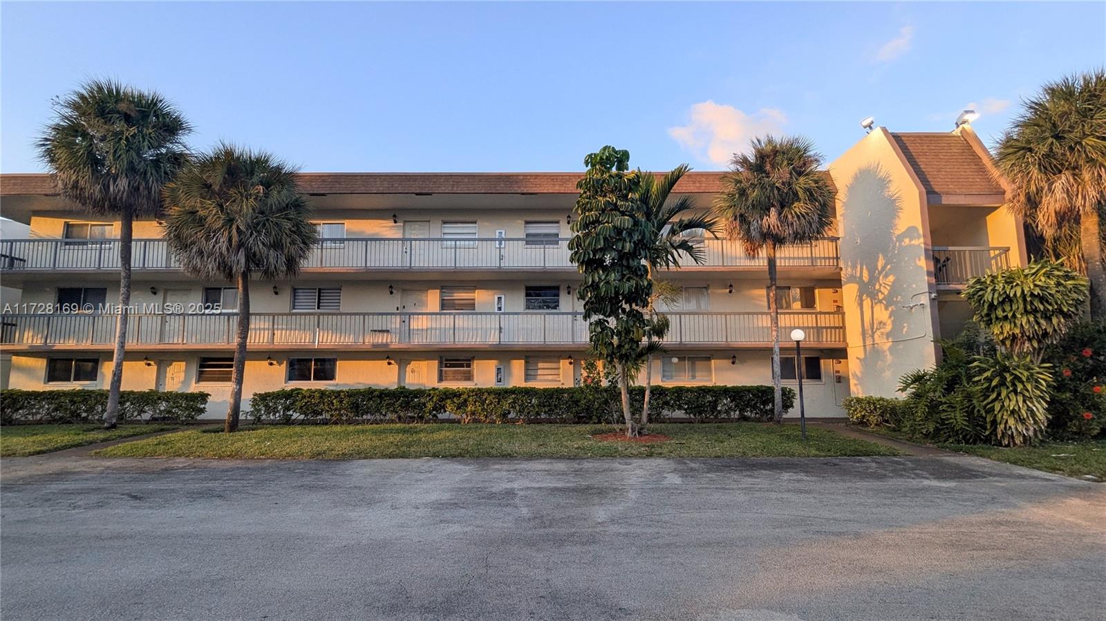 7500 NW 17th St # 209