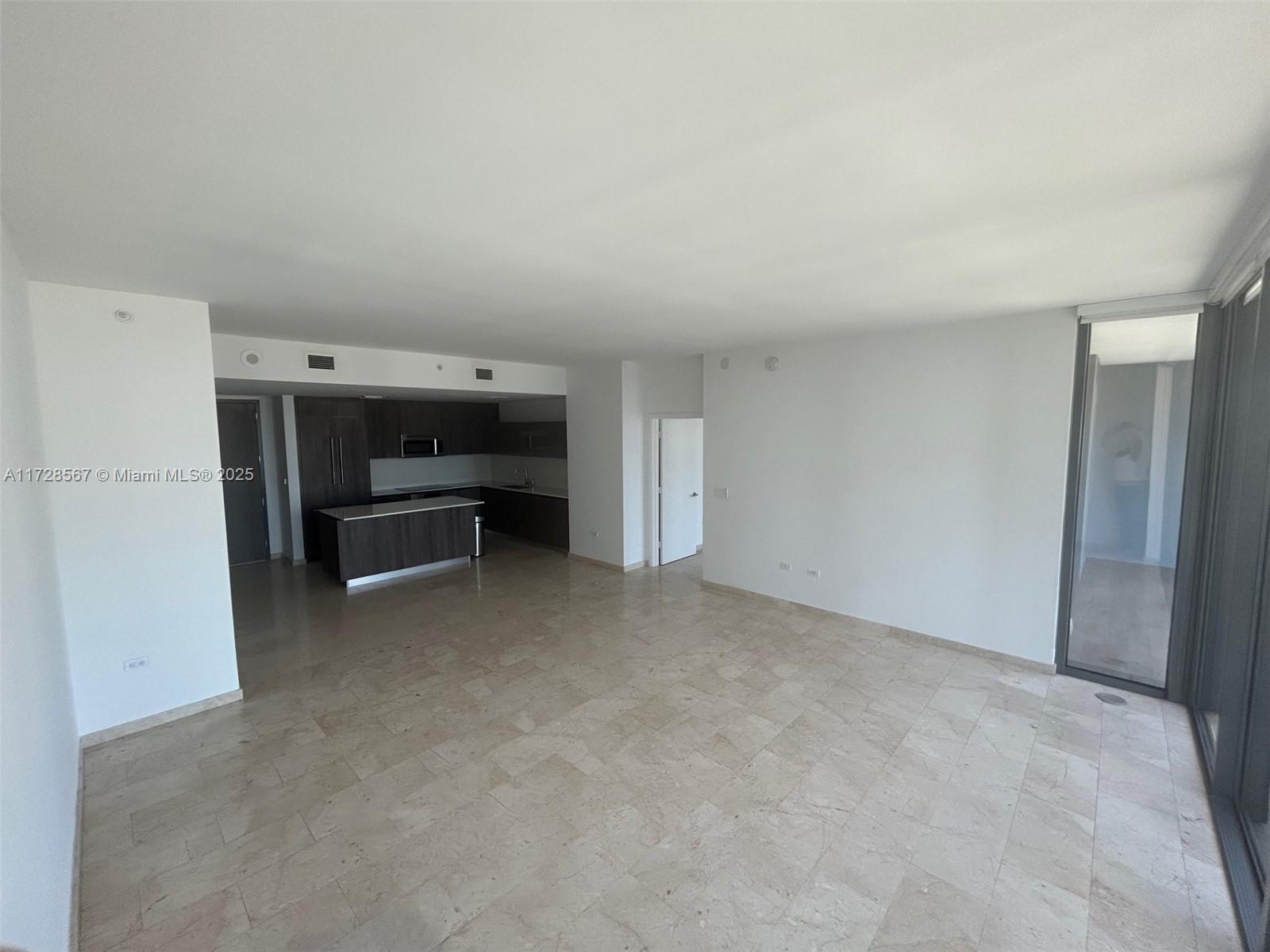 88 SW 7th St # 3307
