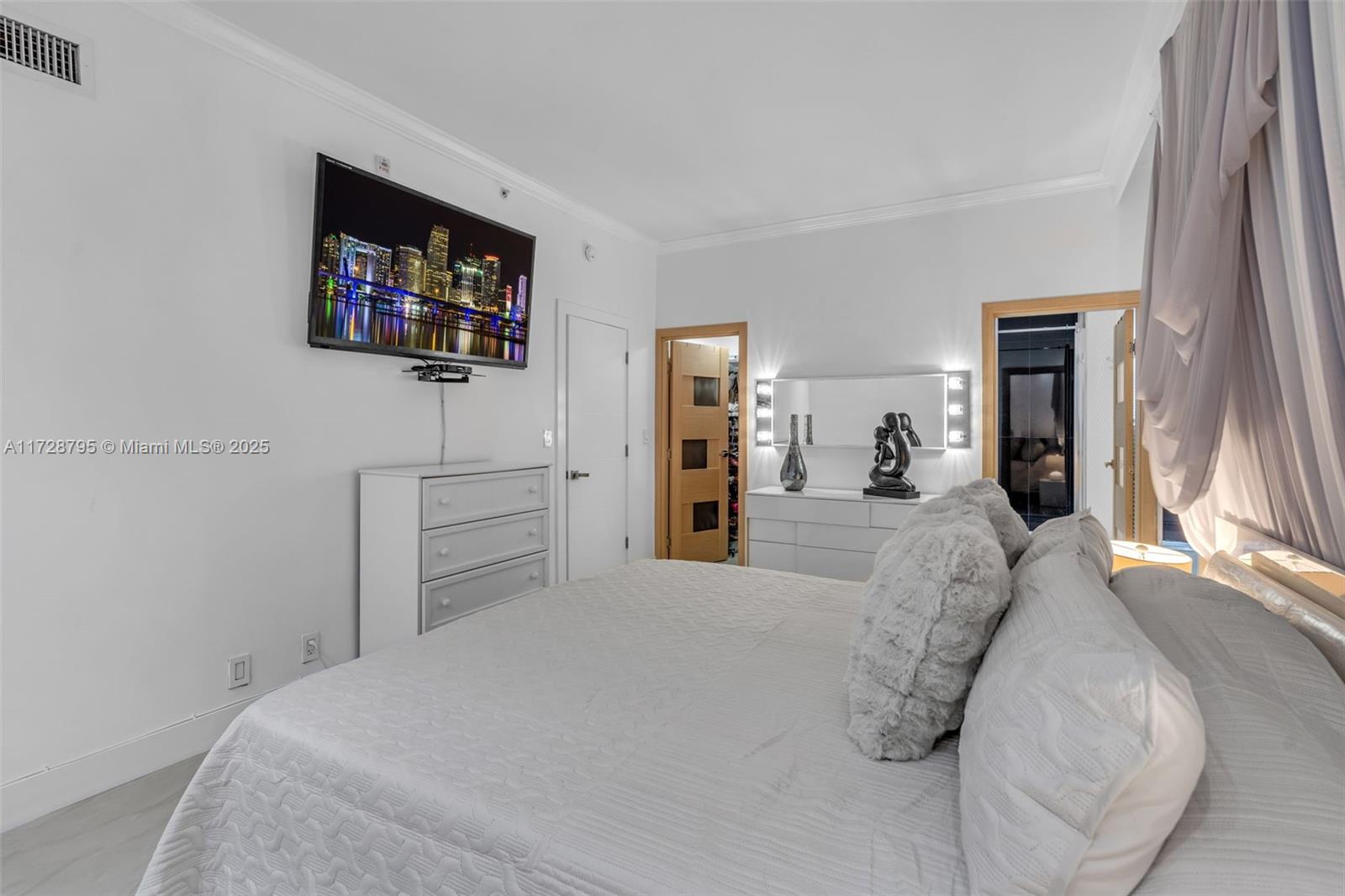 3001 S Ocean Dr # 1611