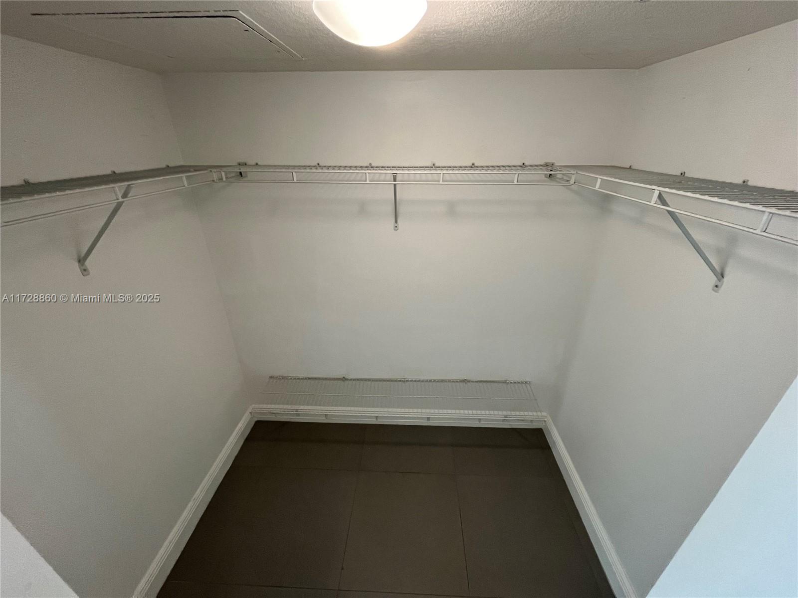 1800 N Bayshore Dr # 3505