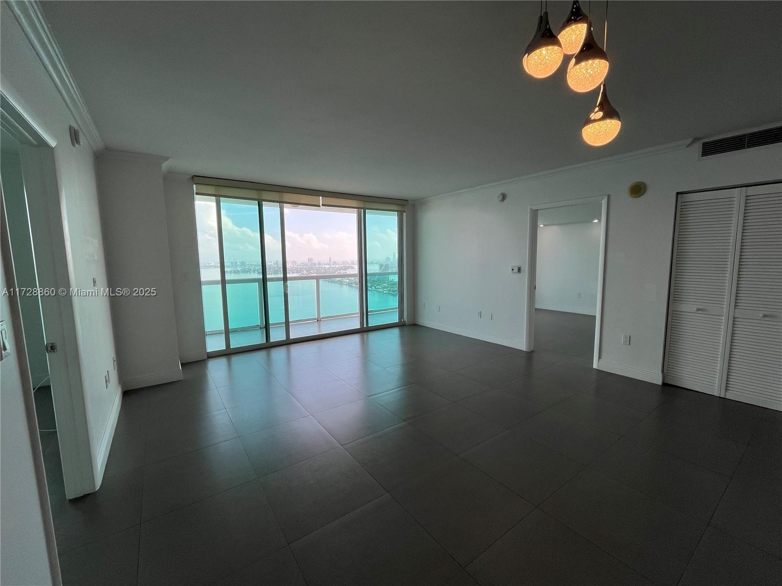 1800 N Bayshore Dr # 3505