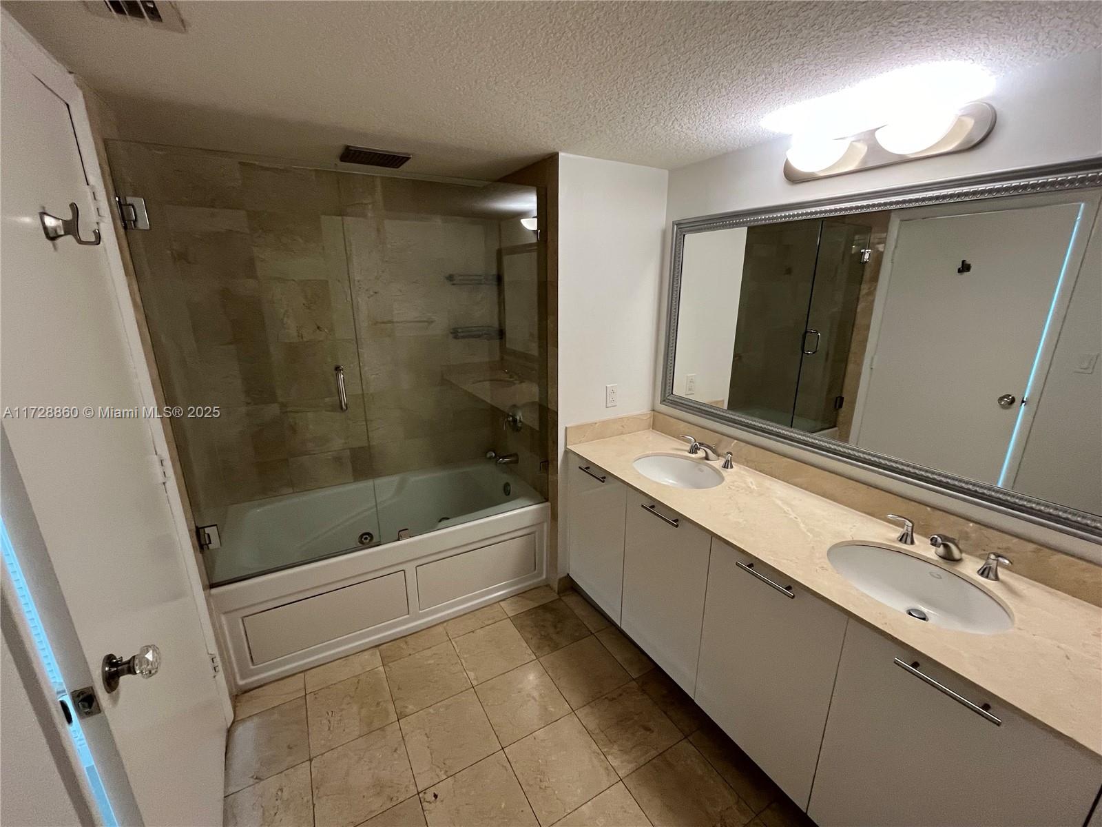 1800 N Bayshore Dr # 3505