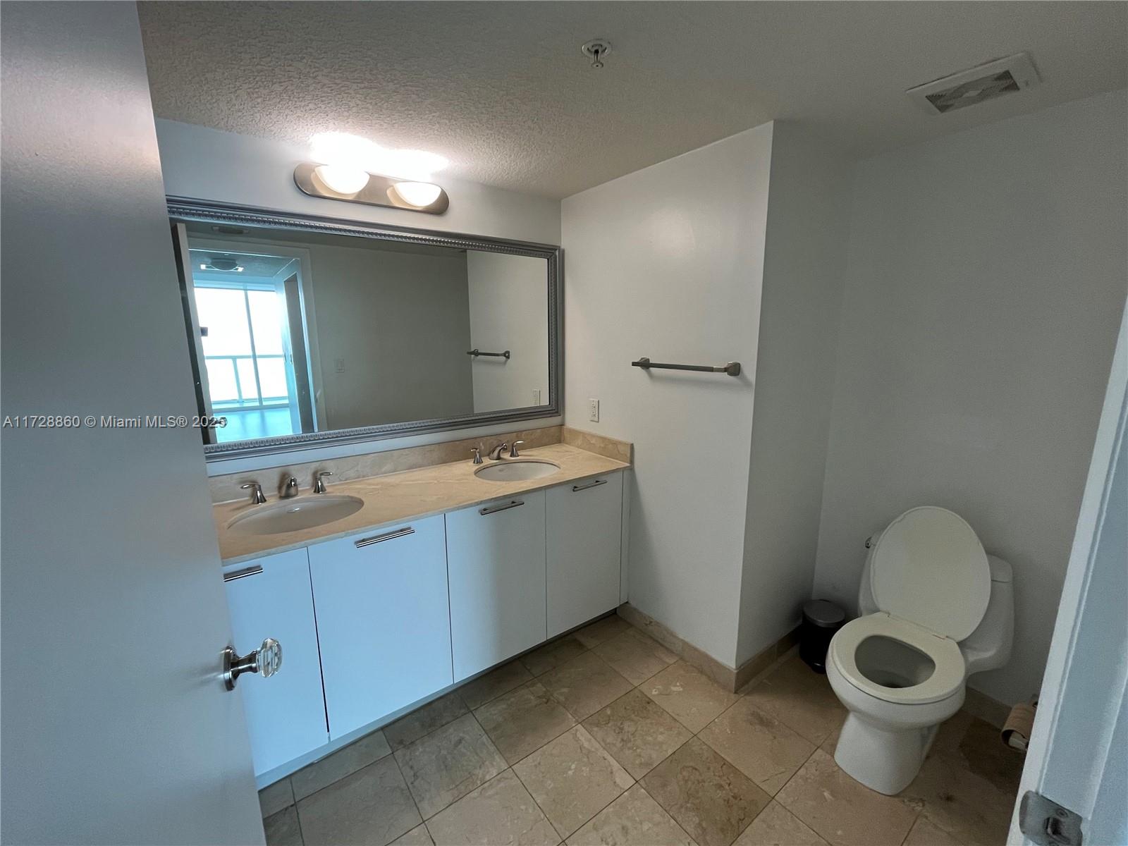 1800 N Bayshore Dr # 3505