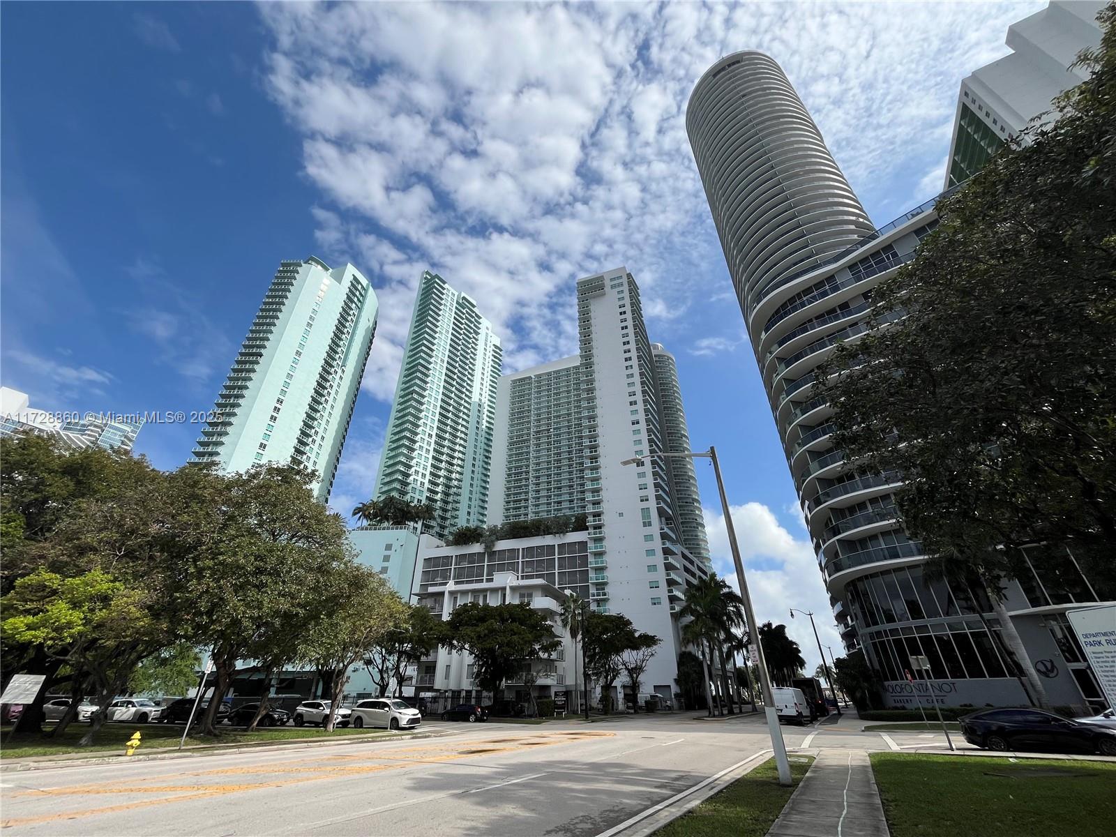 1800 N Bayshore Dr # 3505