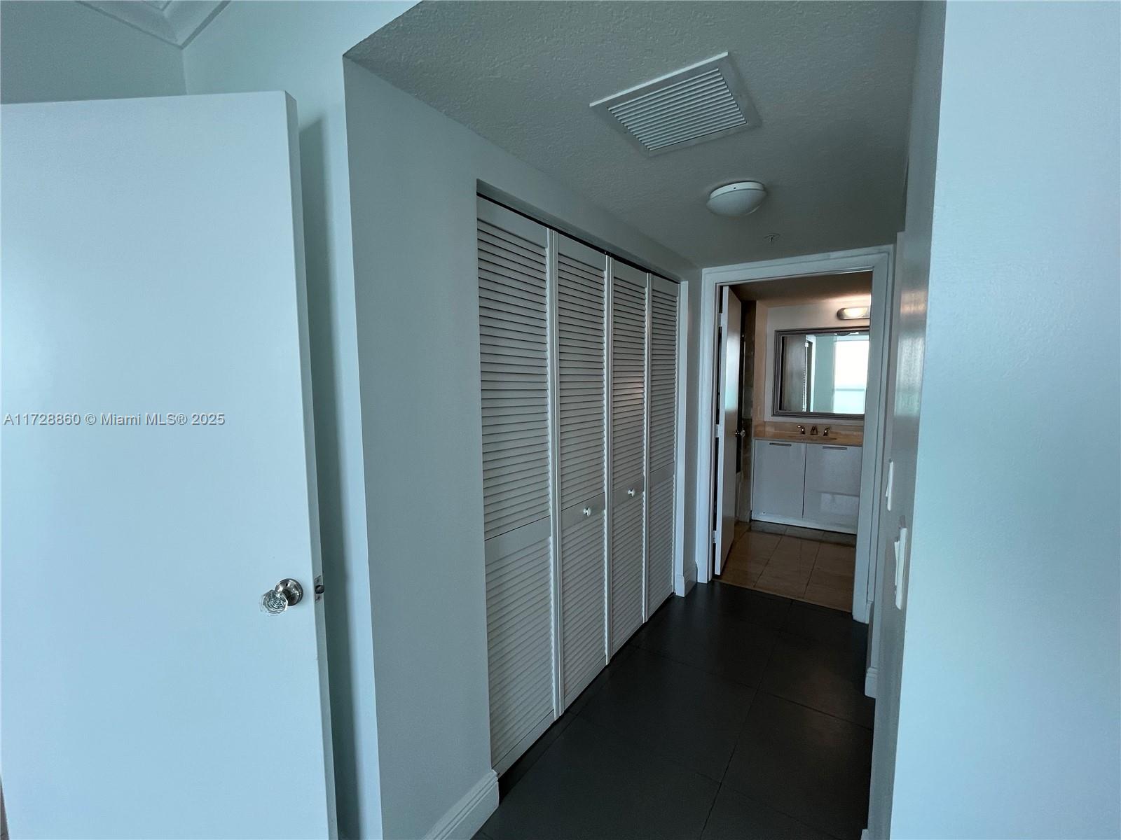 1800 N Bayshore Dr # 3505
