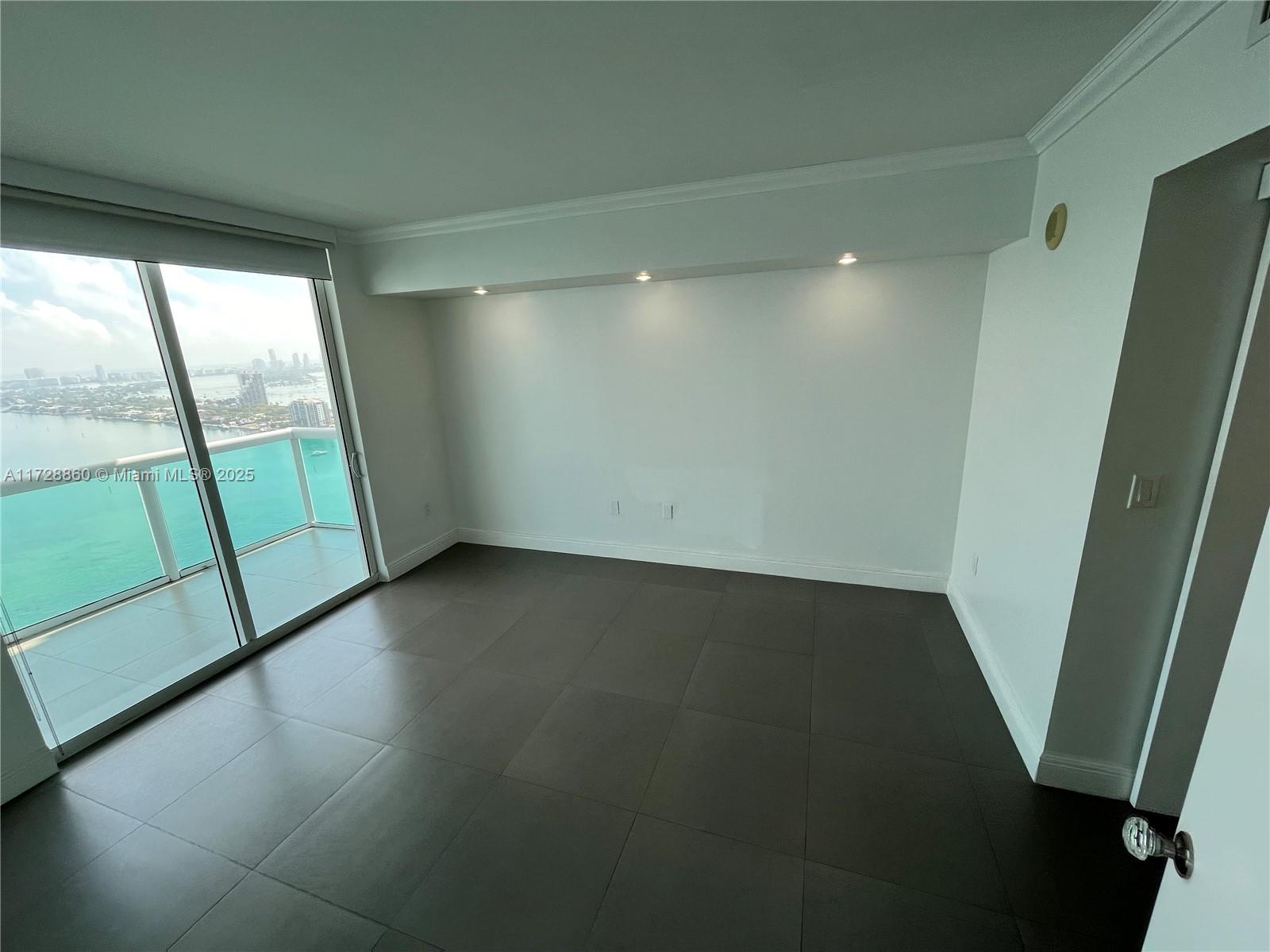 1800 N Bayshore Dr # 3505