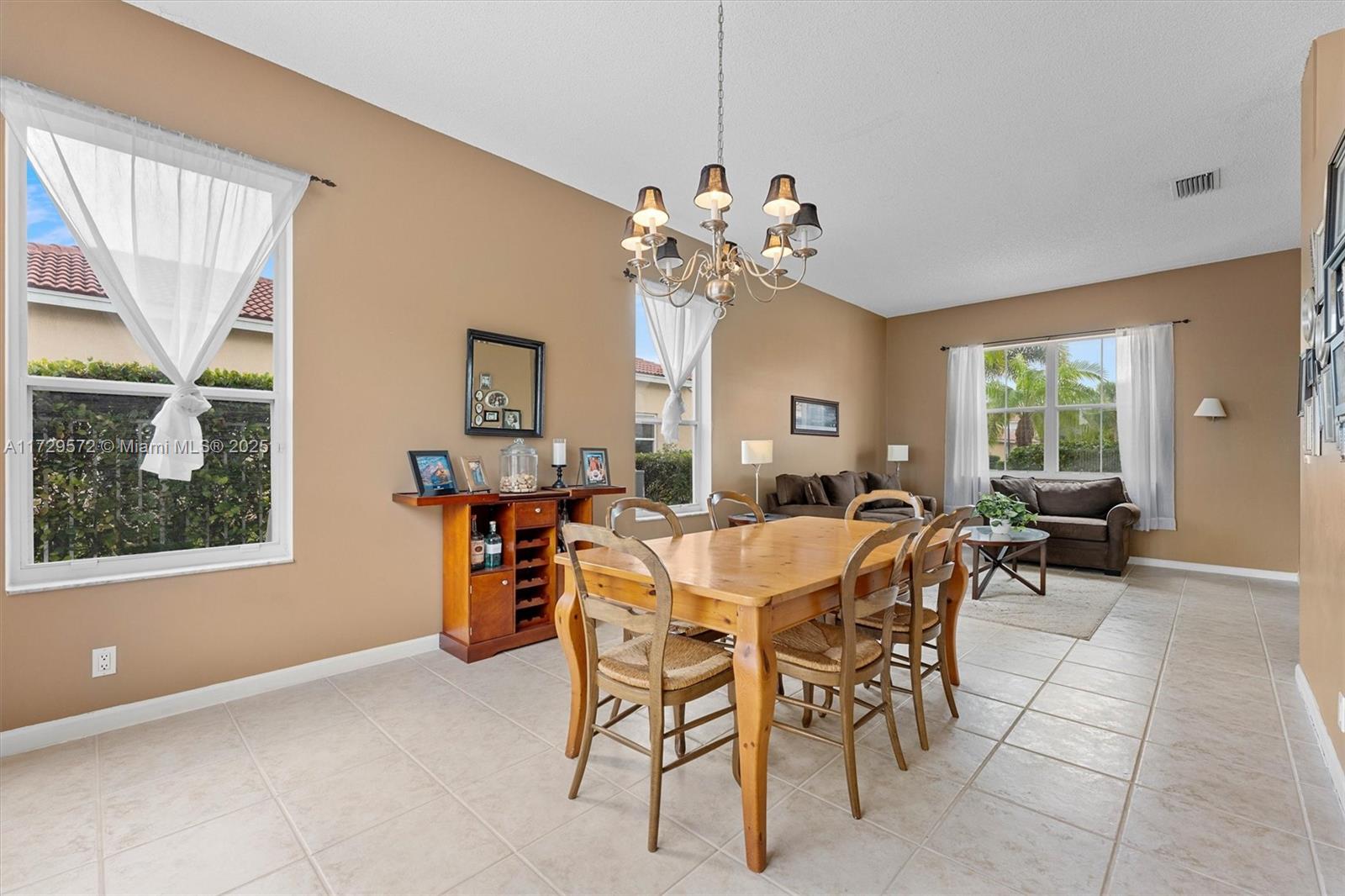 6423 Sand Hills Cir