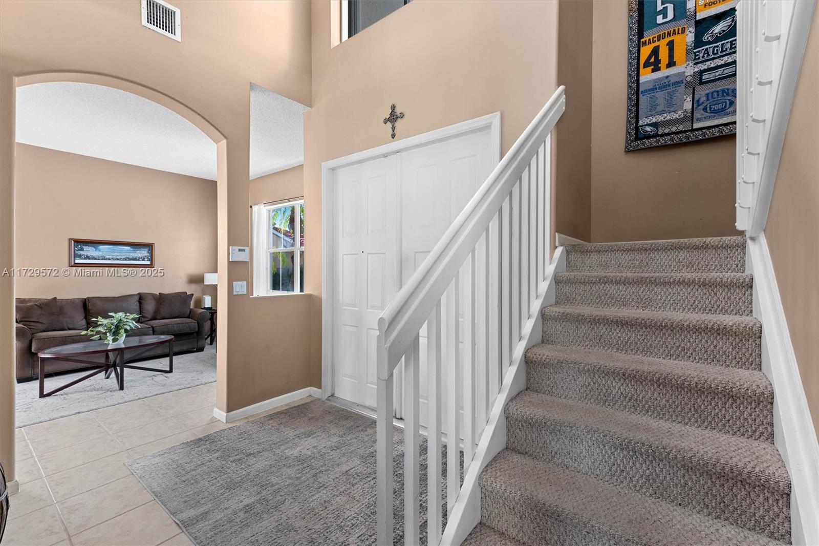 6423 Sand Hills Cir