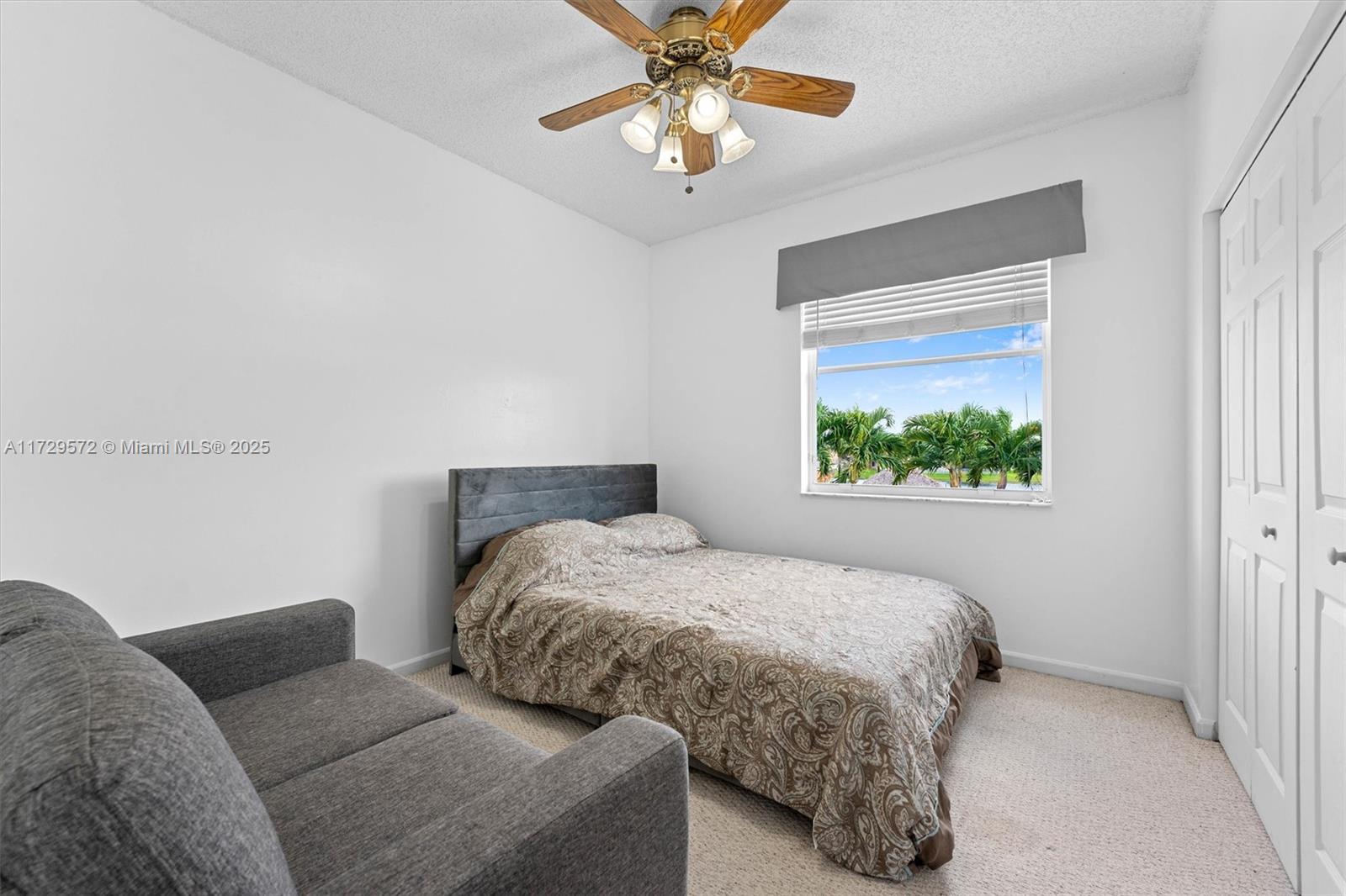 6423 Sand Hills Cir