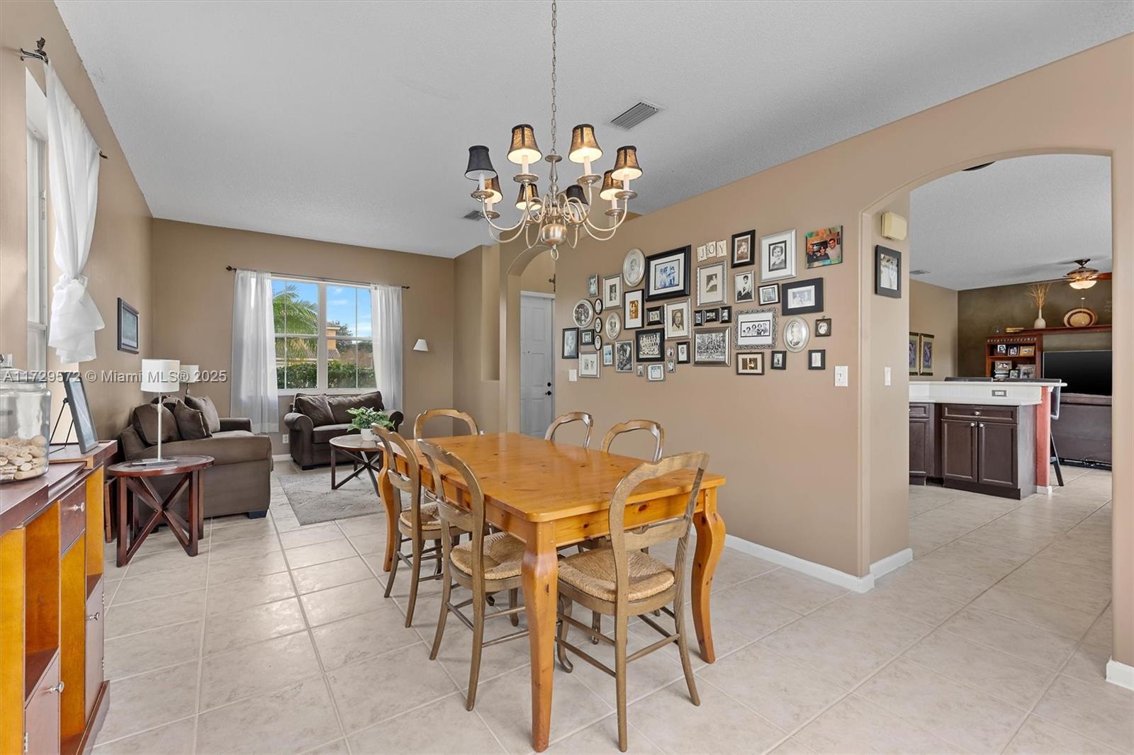 6423 Sand Hills Cir