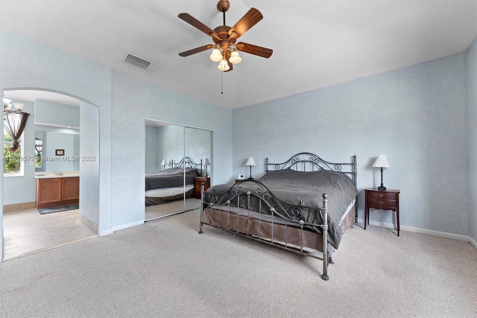 6423 Sand Hills Cir