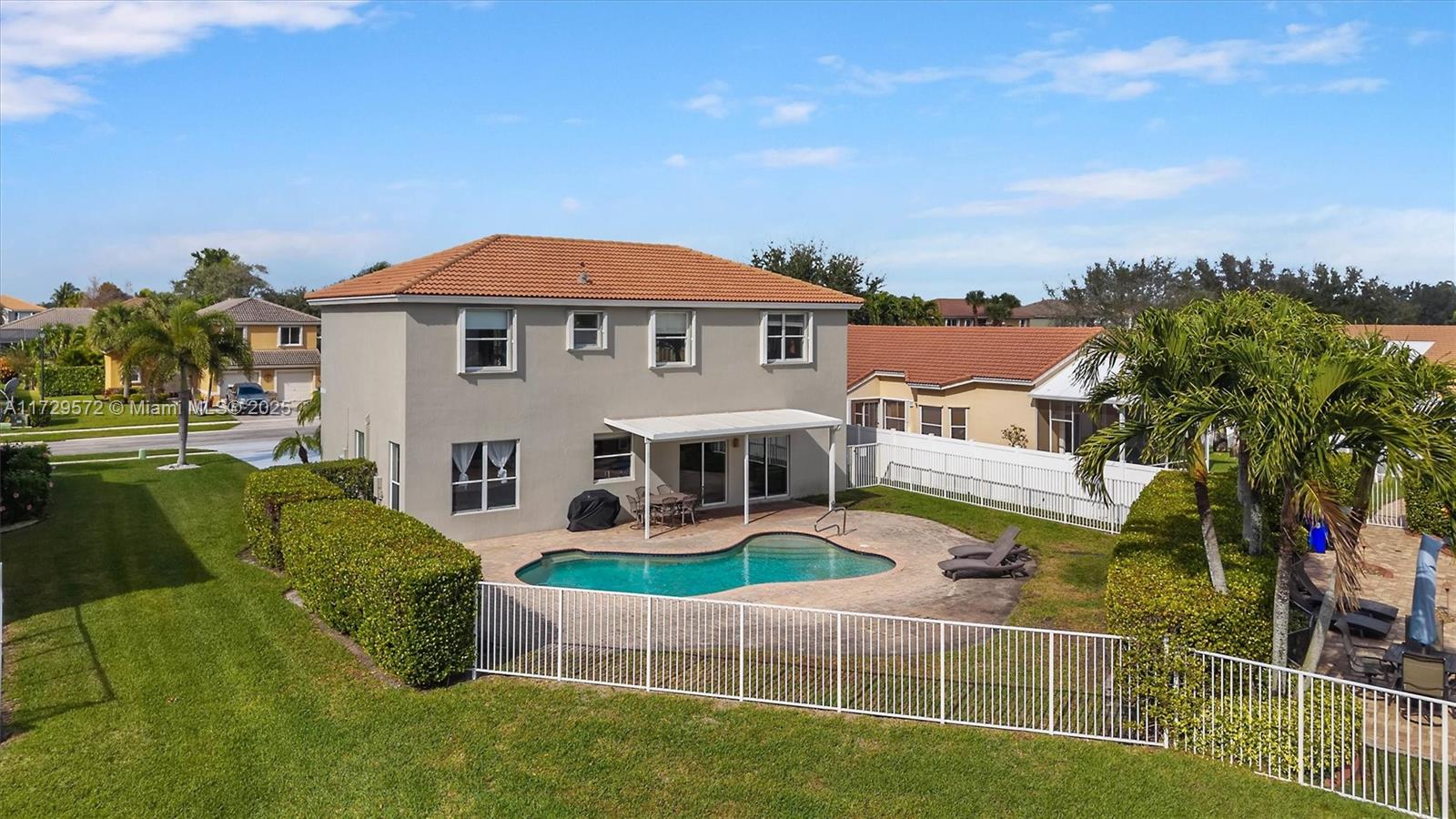 6423 Sand Hills Cir
