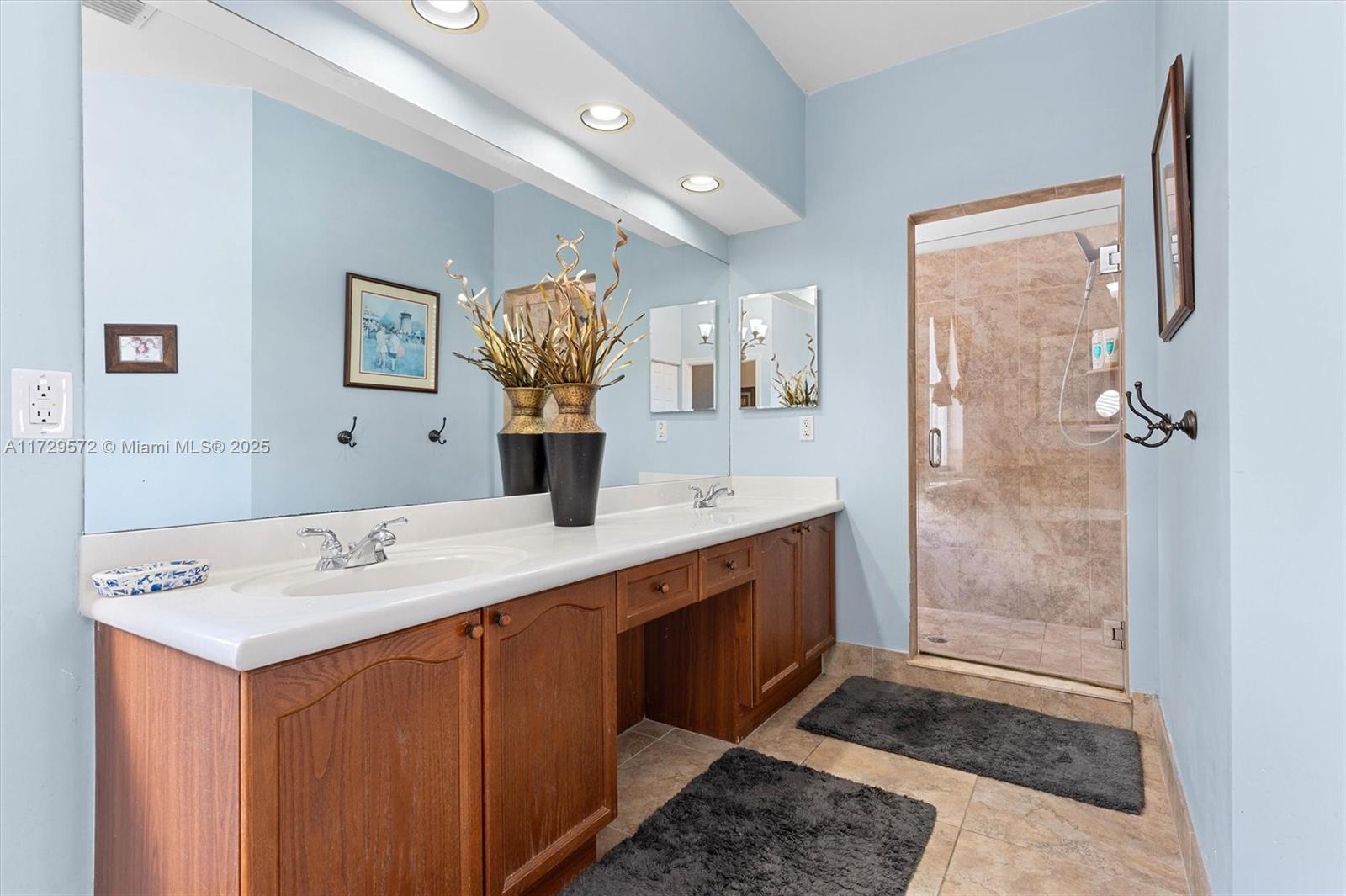 6423 Sand Hills Cir