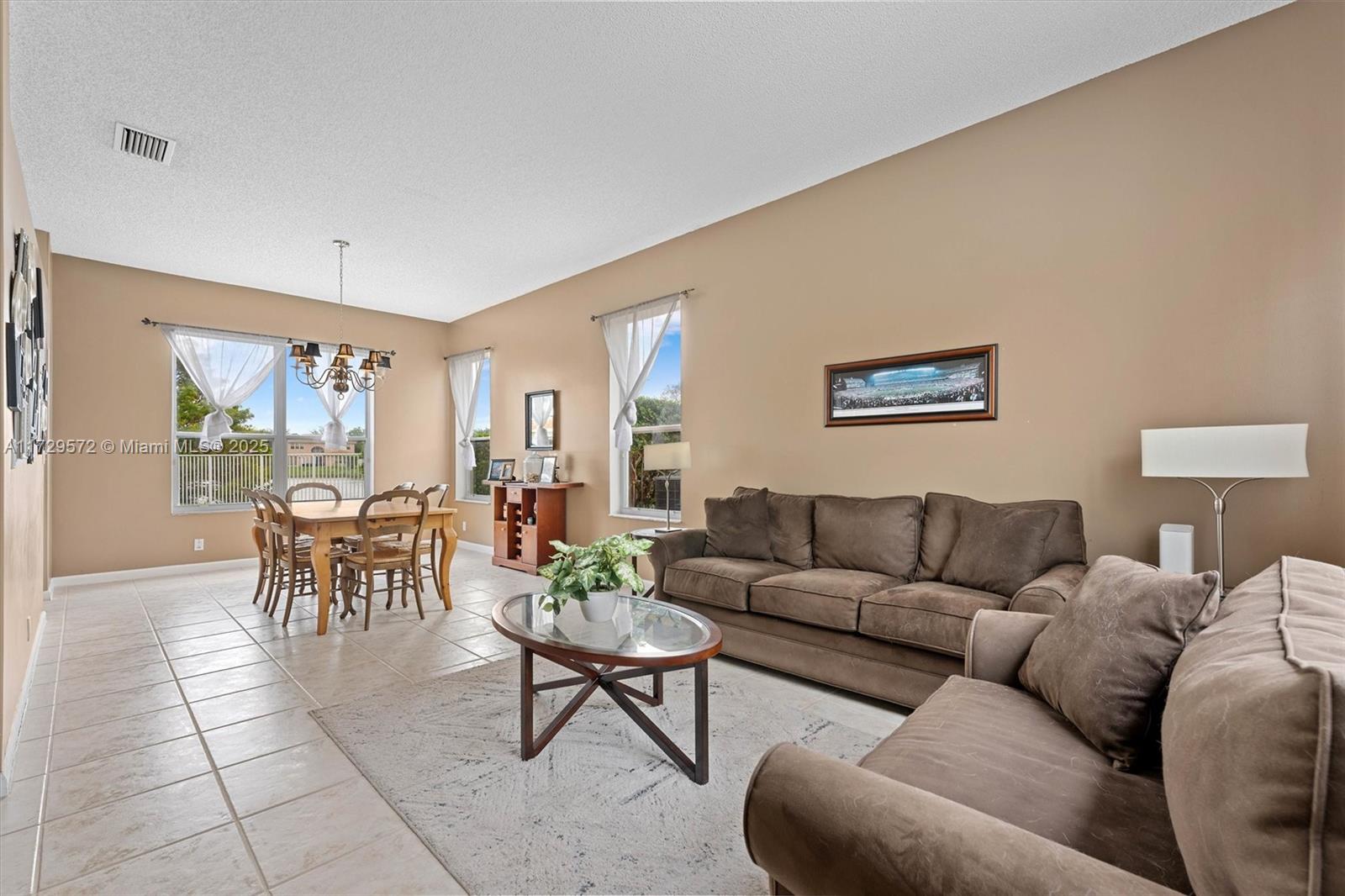 6423 Sand Hills Cir