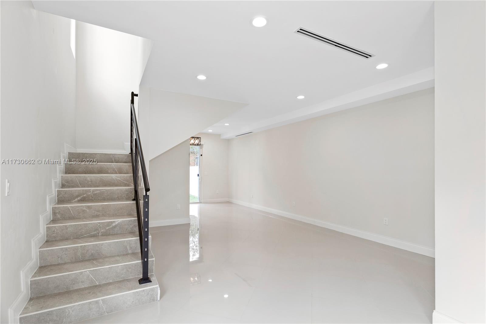 1250 NW 39th St # 1250