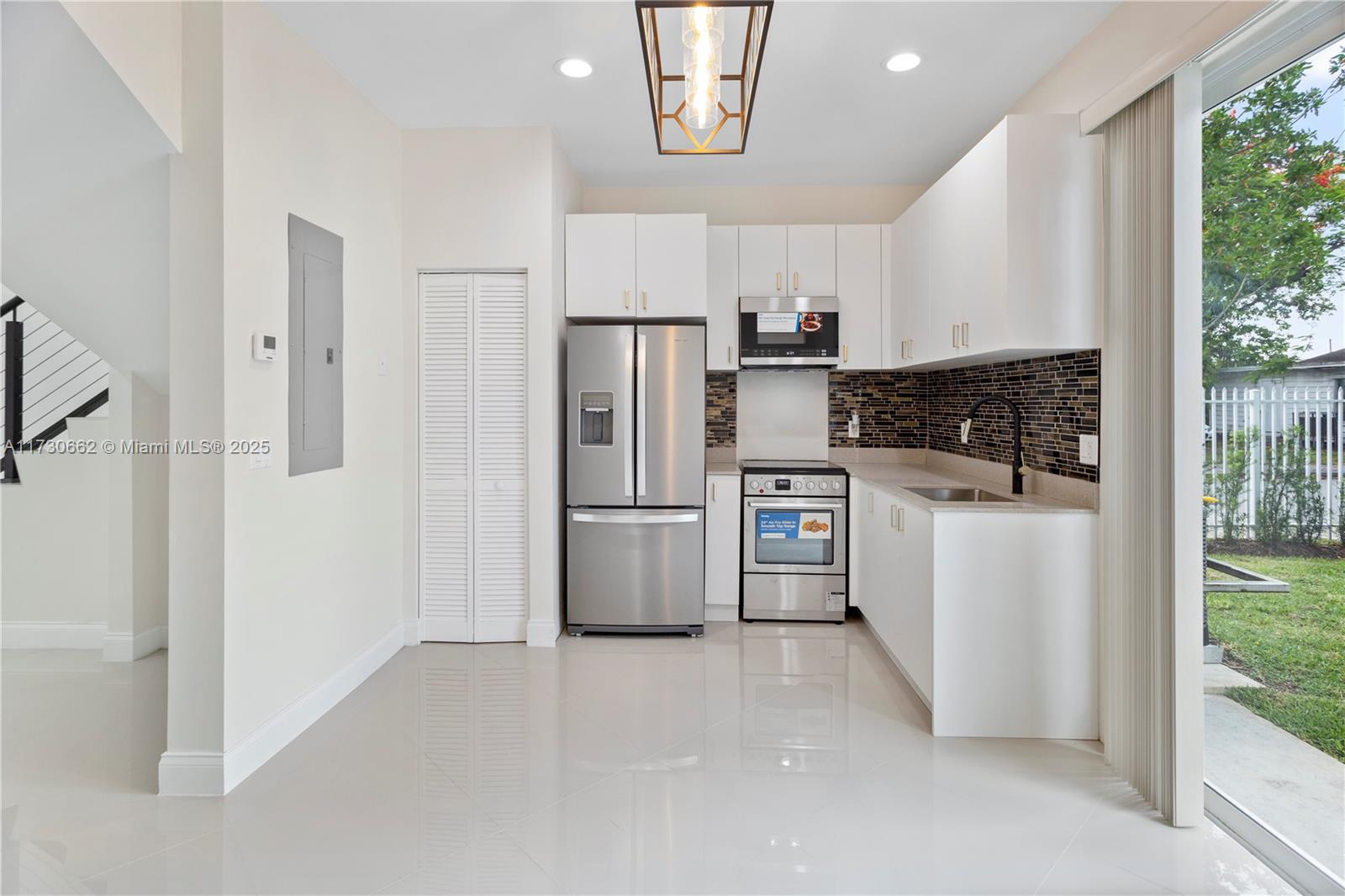 1250 NW 39th St # 1250