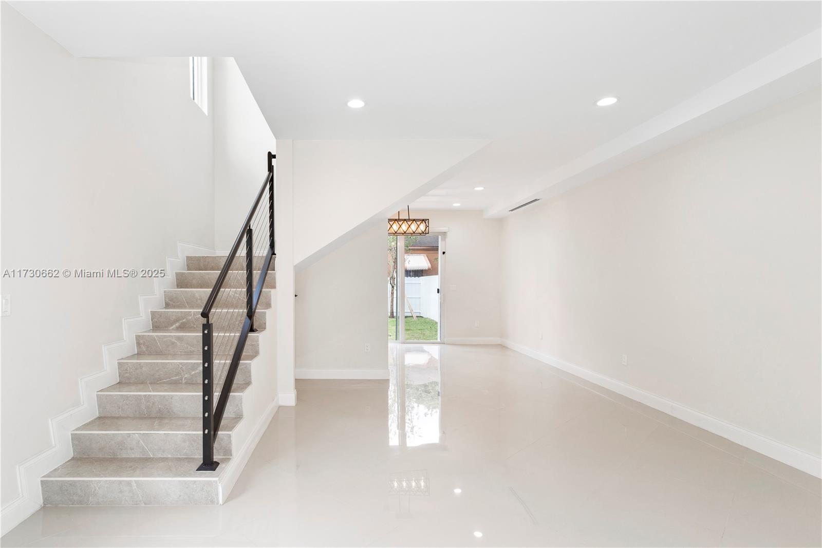 1250 NW 39th St # 1250