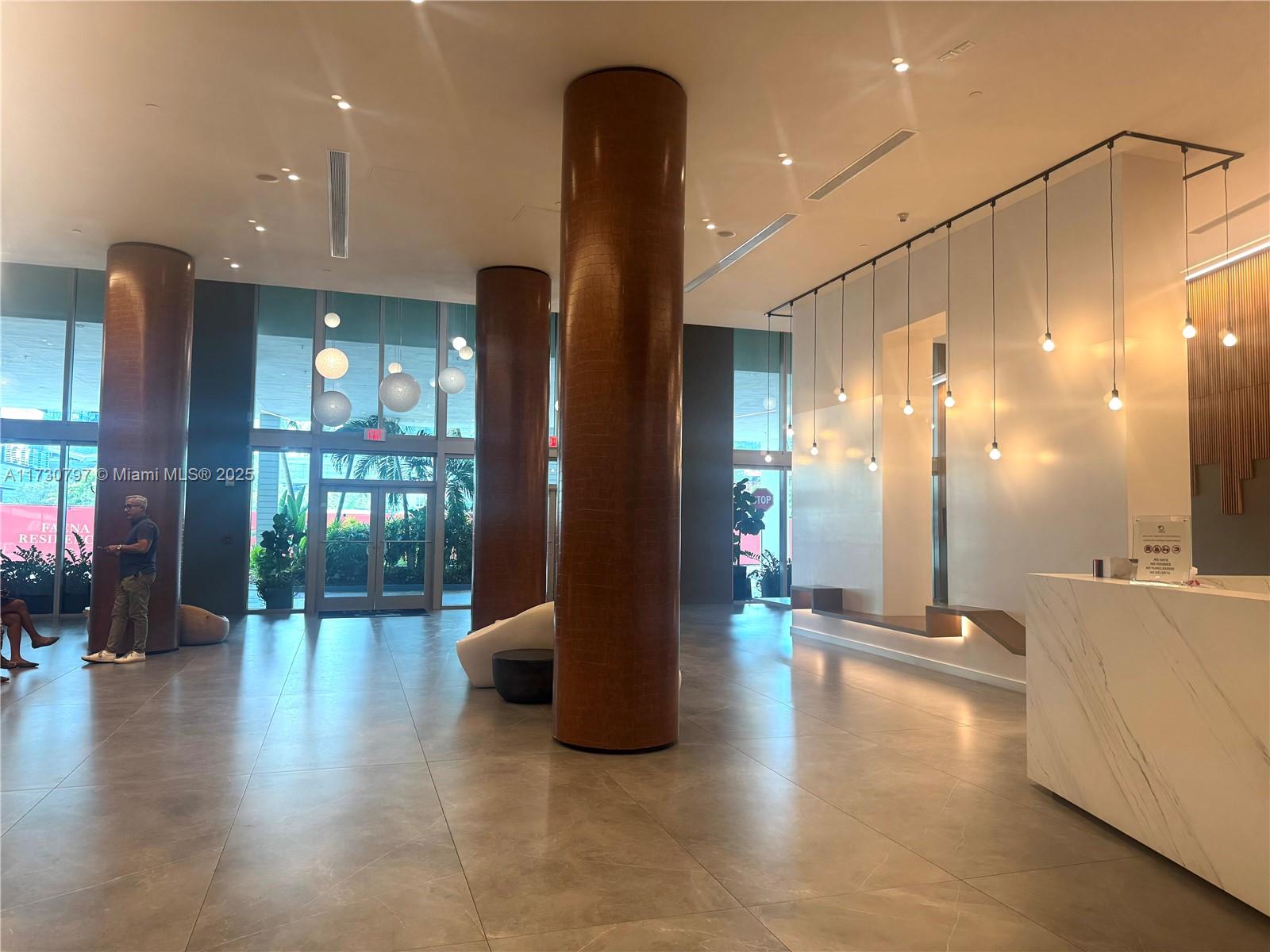 350 S Miami Ave Unit: 2710