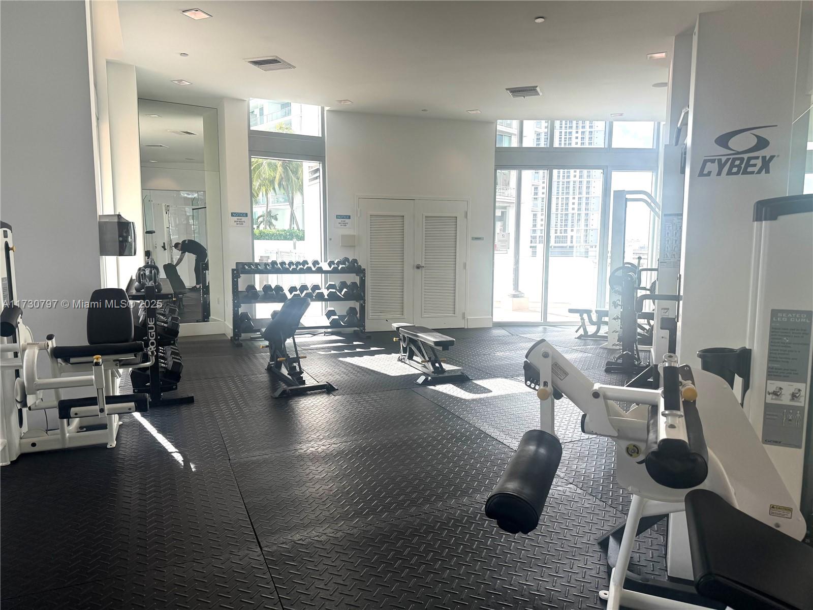 350 S Miami Ave Unit: 2710