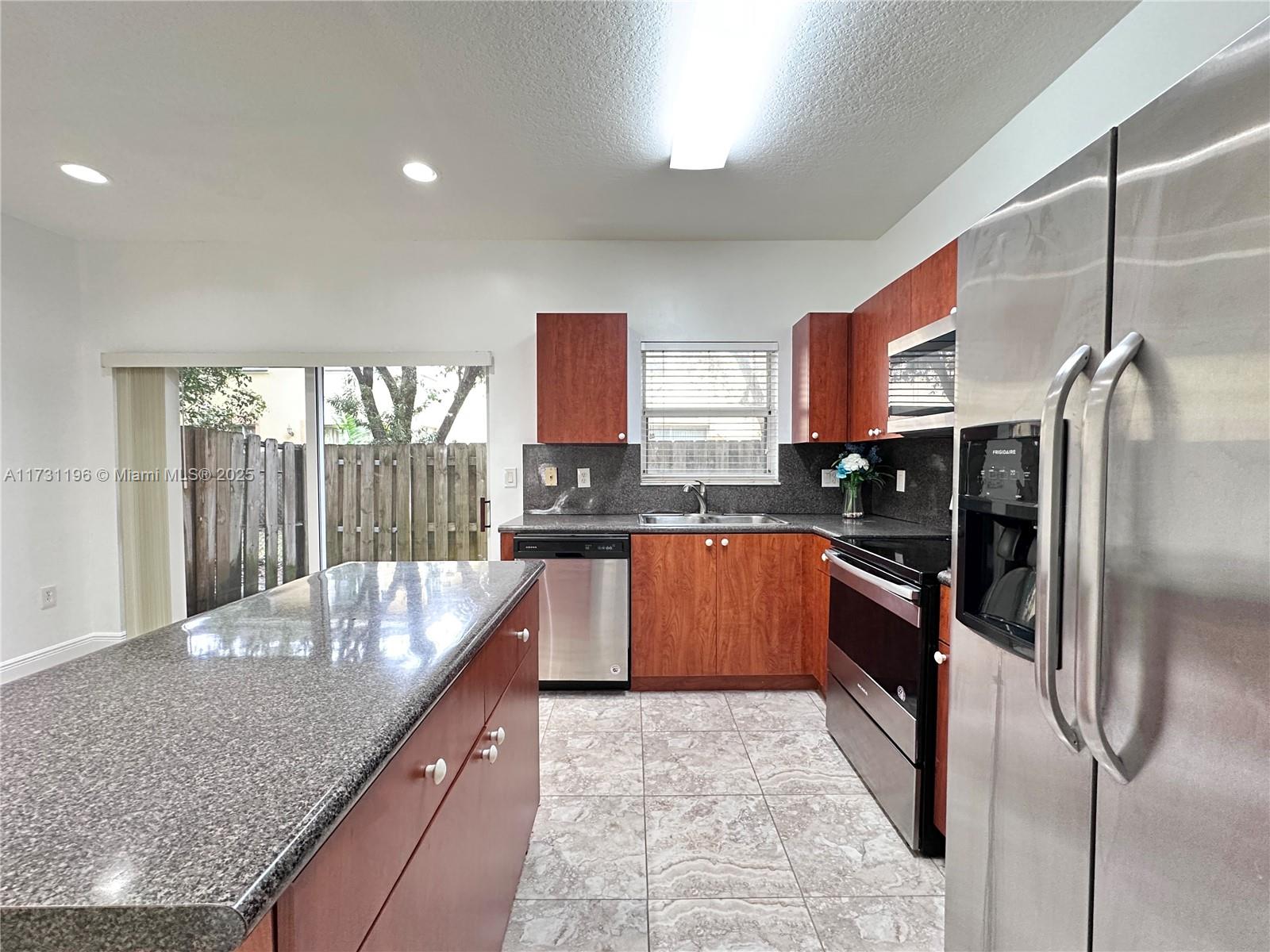 2905 SE 15th Ter