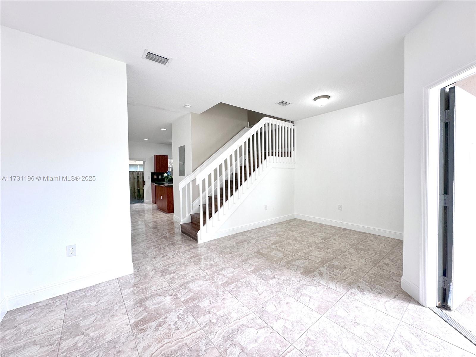 2905 SE 15th Ter