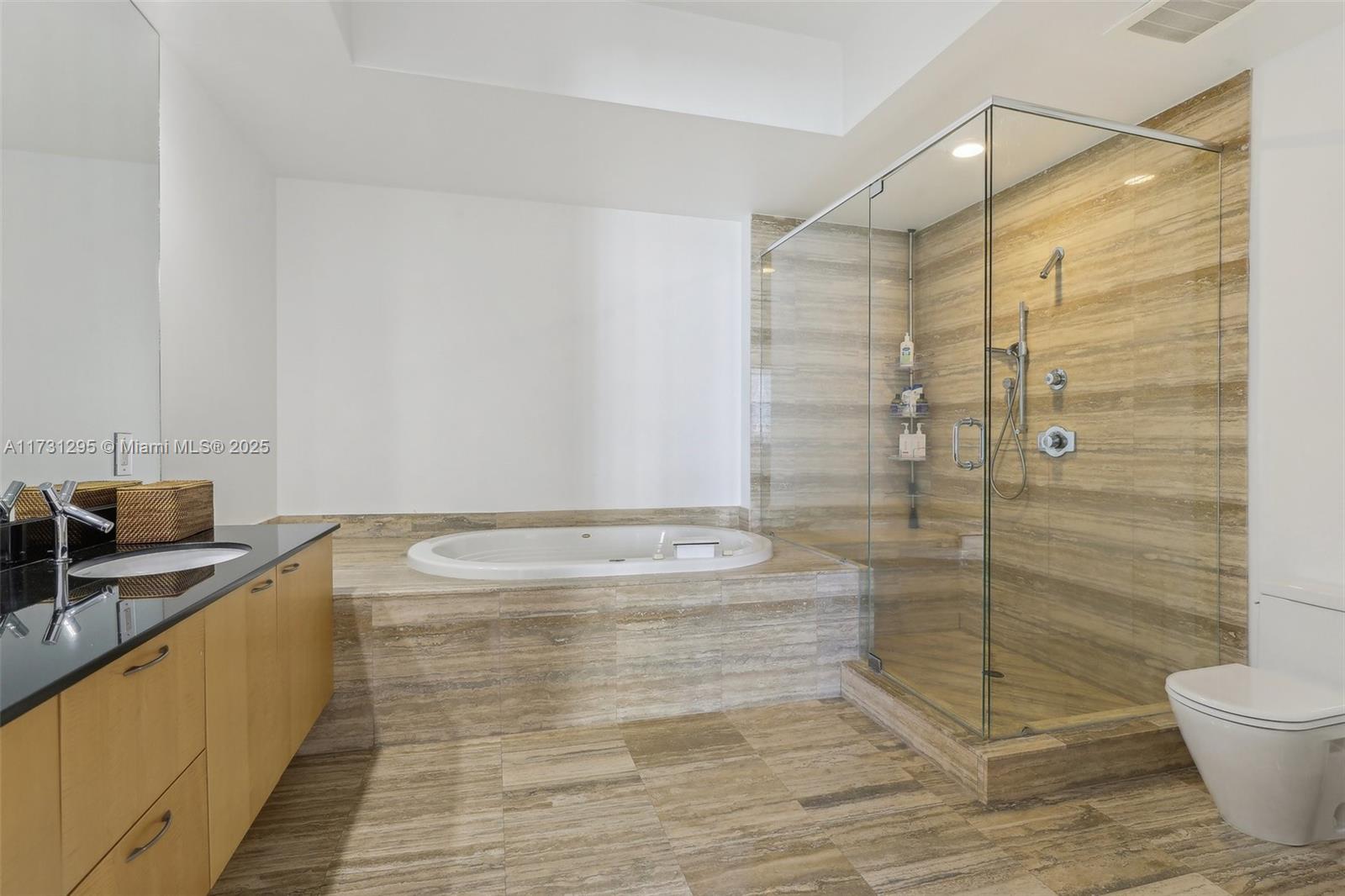 15811 Collins Ave # 1603