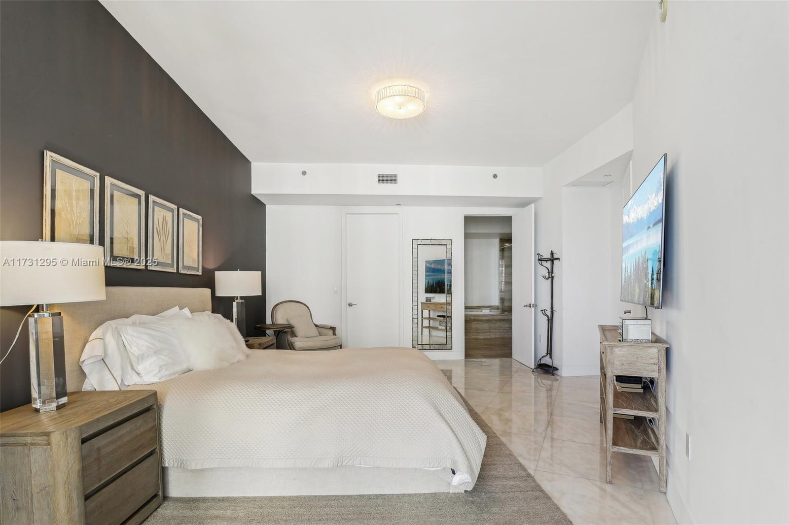 15811 Collins Ave # 1603