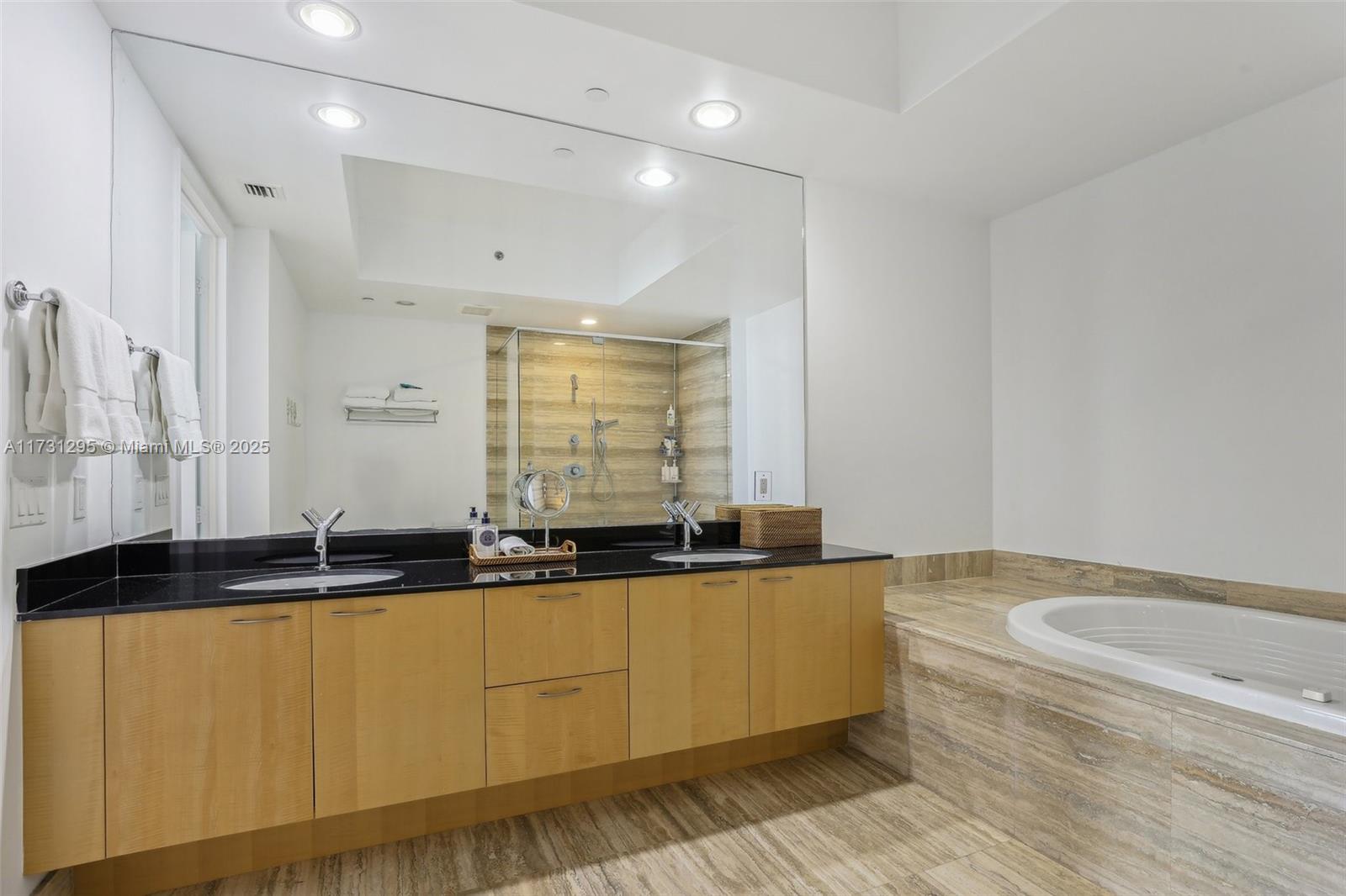 15811 Collins Ave # 1603