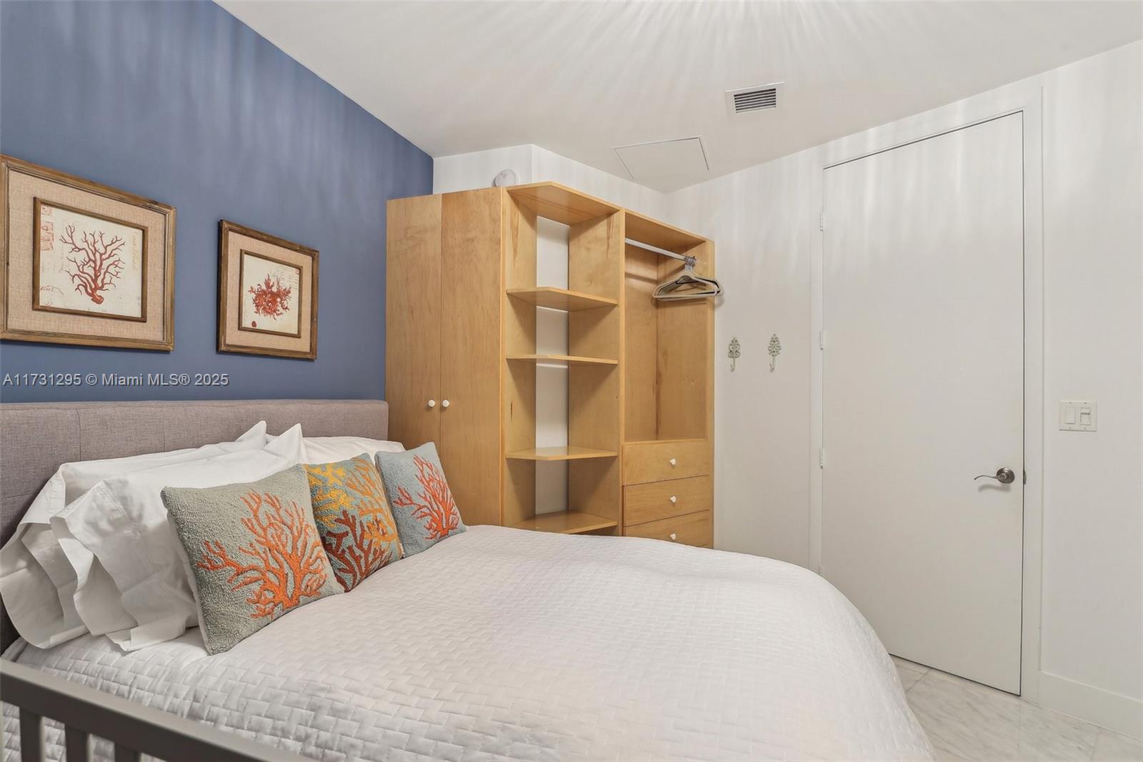 15811 Collins Ave # 1603
