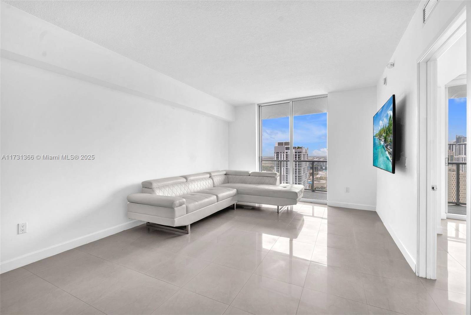 185 SW 7th St # 3503
