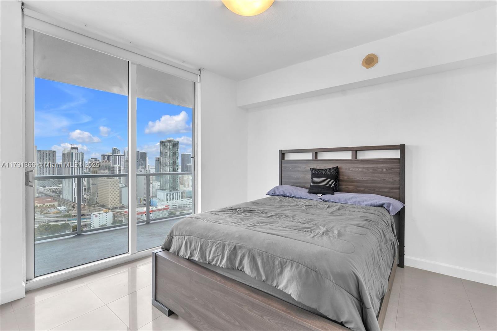 185 SW 7th St # 3503