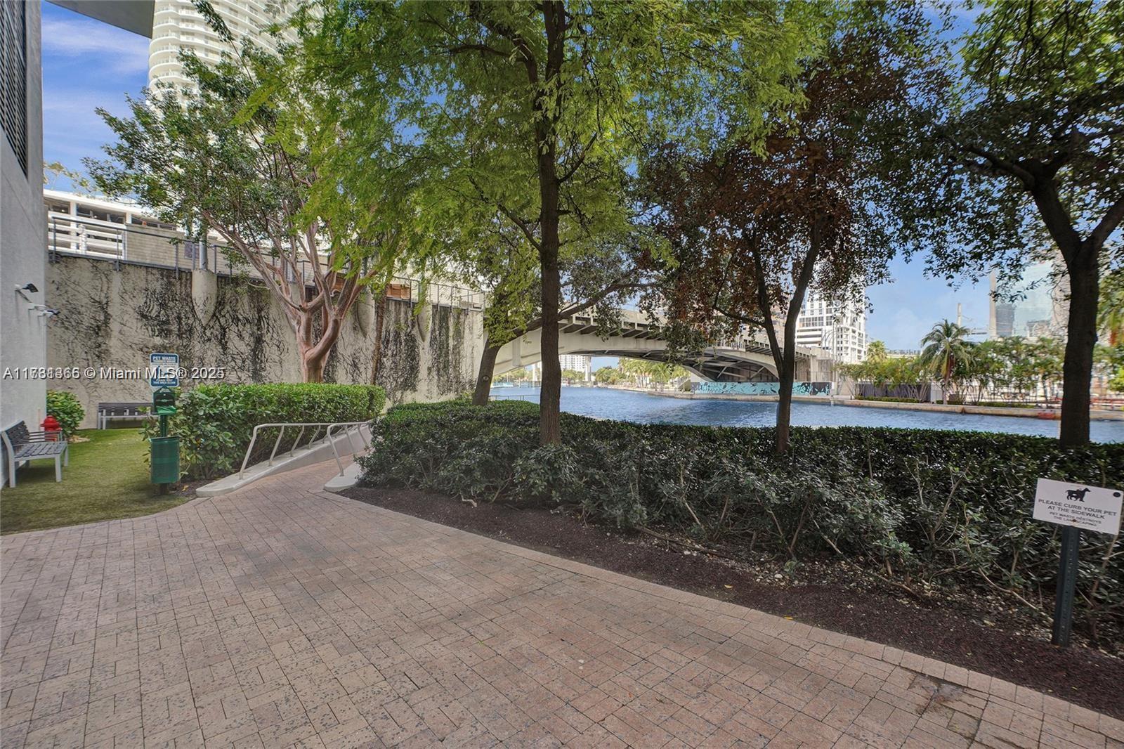 185 SW 7th St # 3503